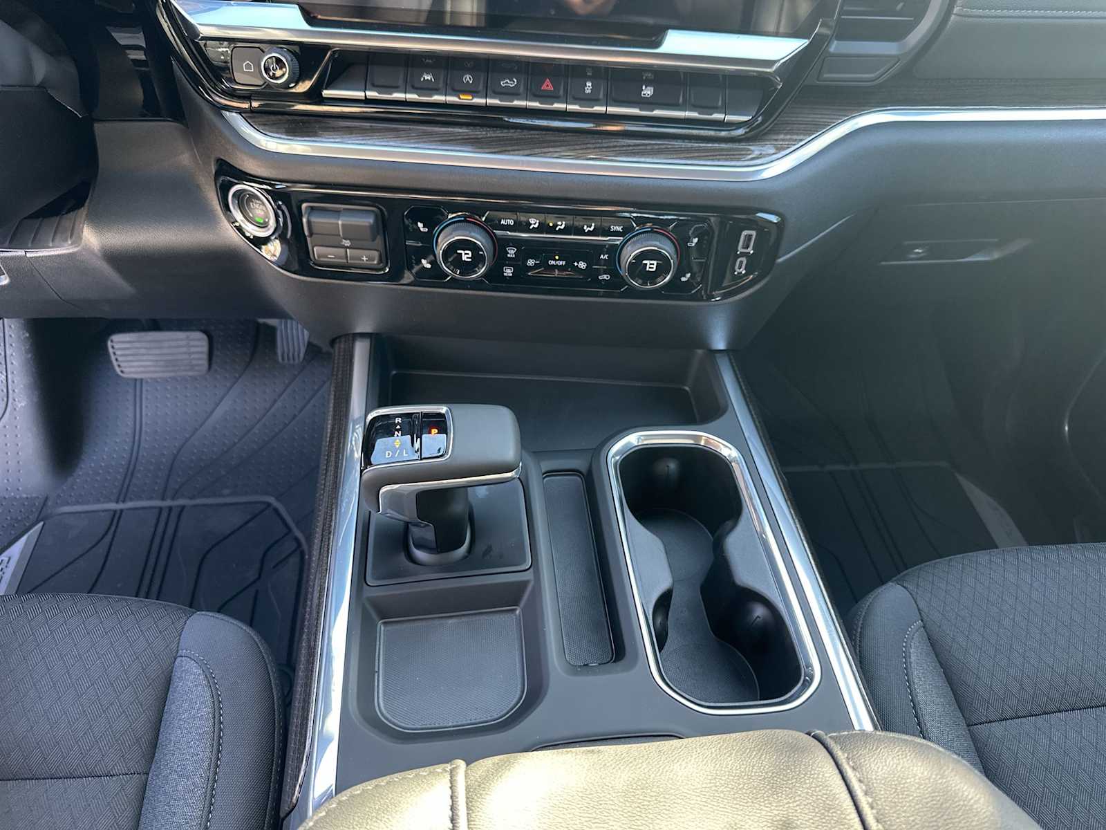 Thumbnail: 2026 Chevrolet Silverado 1500 - 21