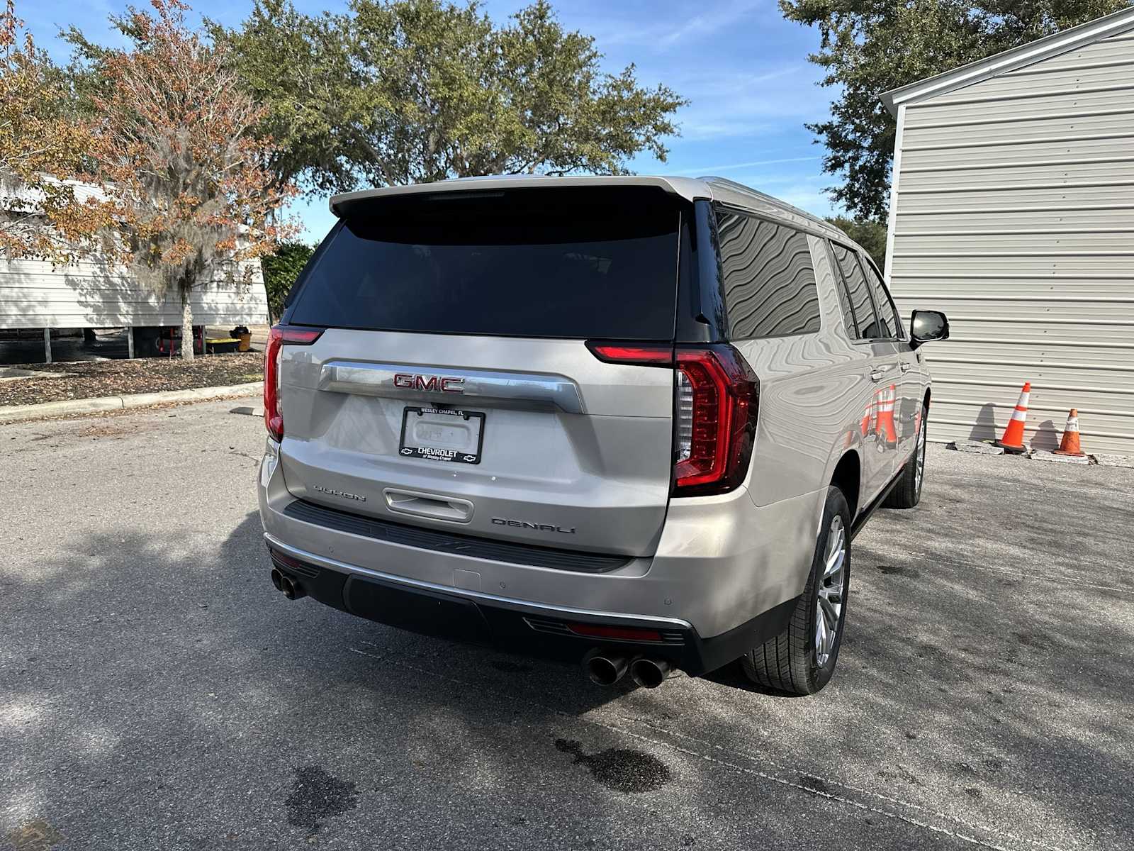 Thumbnail: 2023 GMC Yukon XL - 6