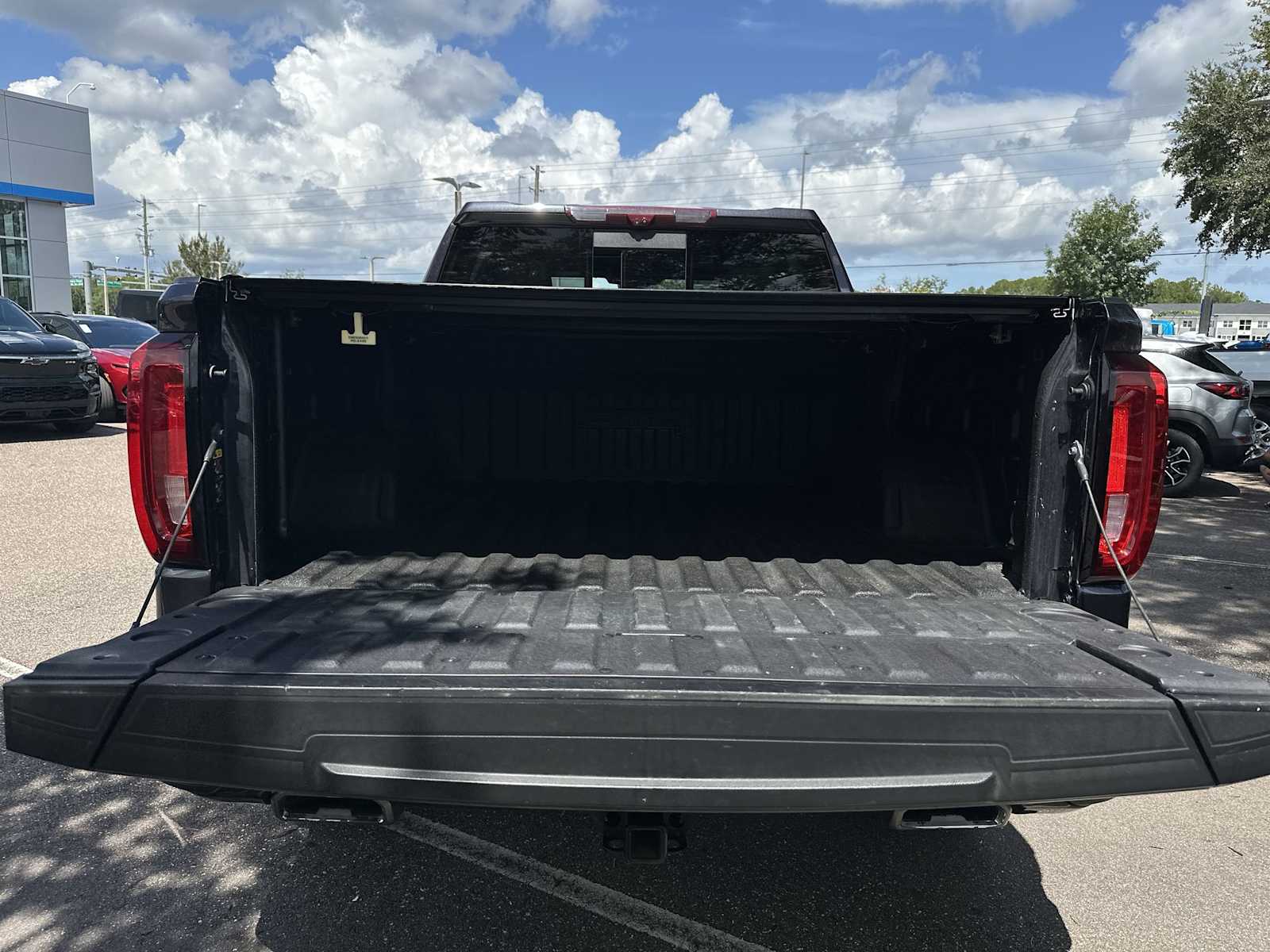 Thumbnail: 2023 GMC Sierra 1500 - 25