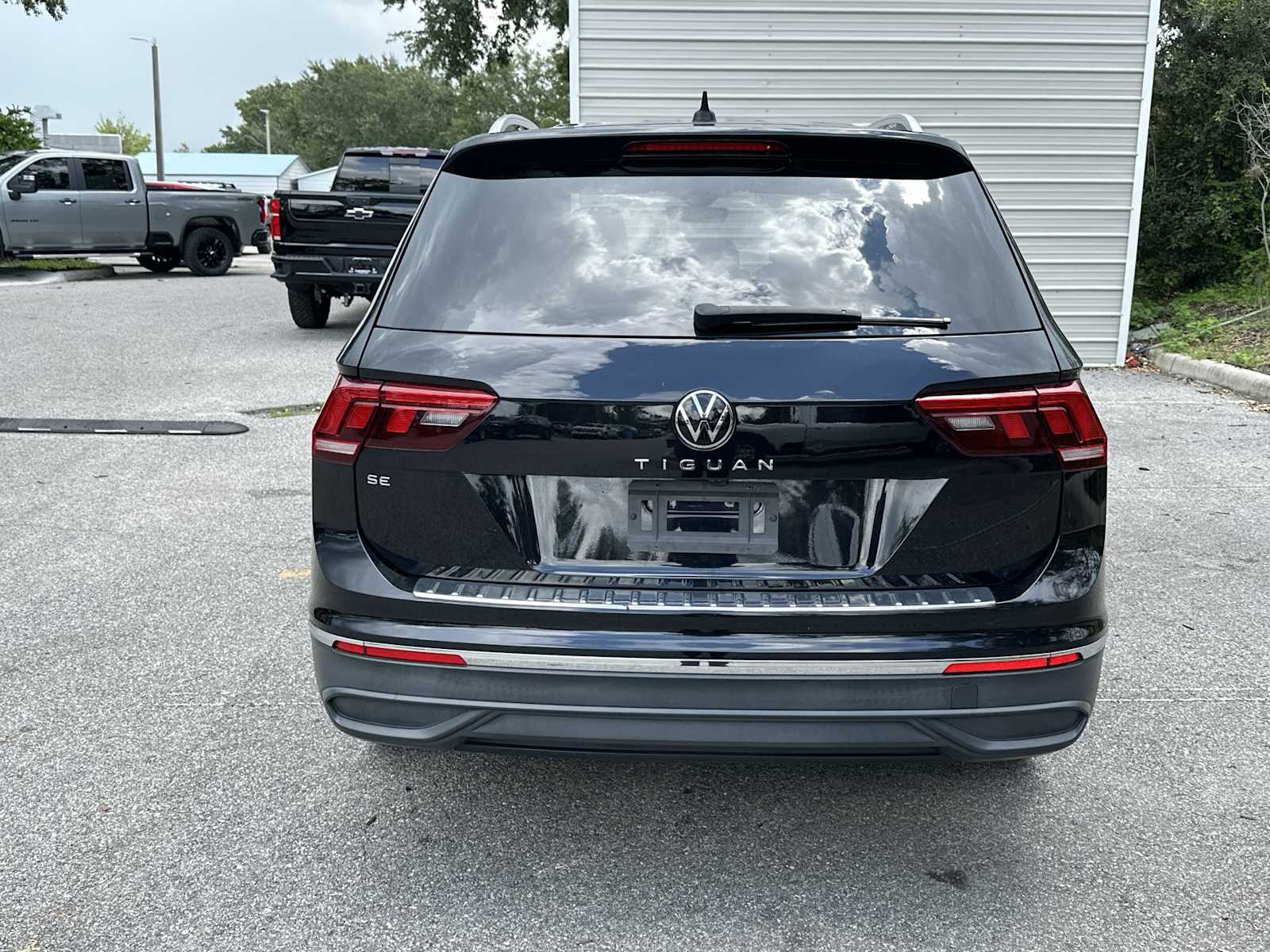 Thumbnail: 2023 Volkswagen Tiguan - 5
