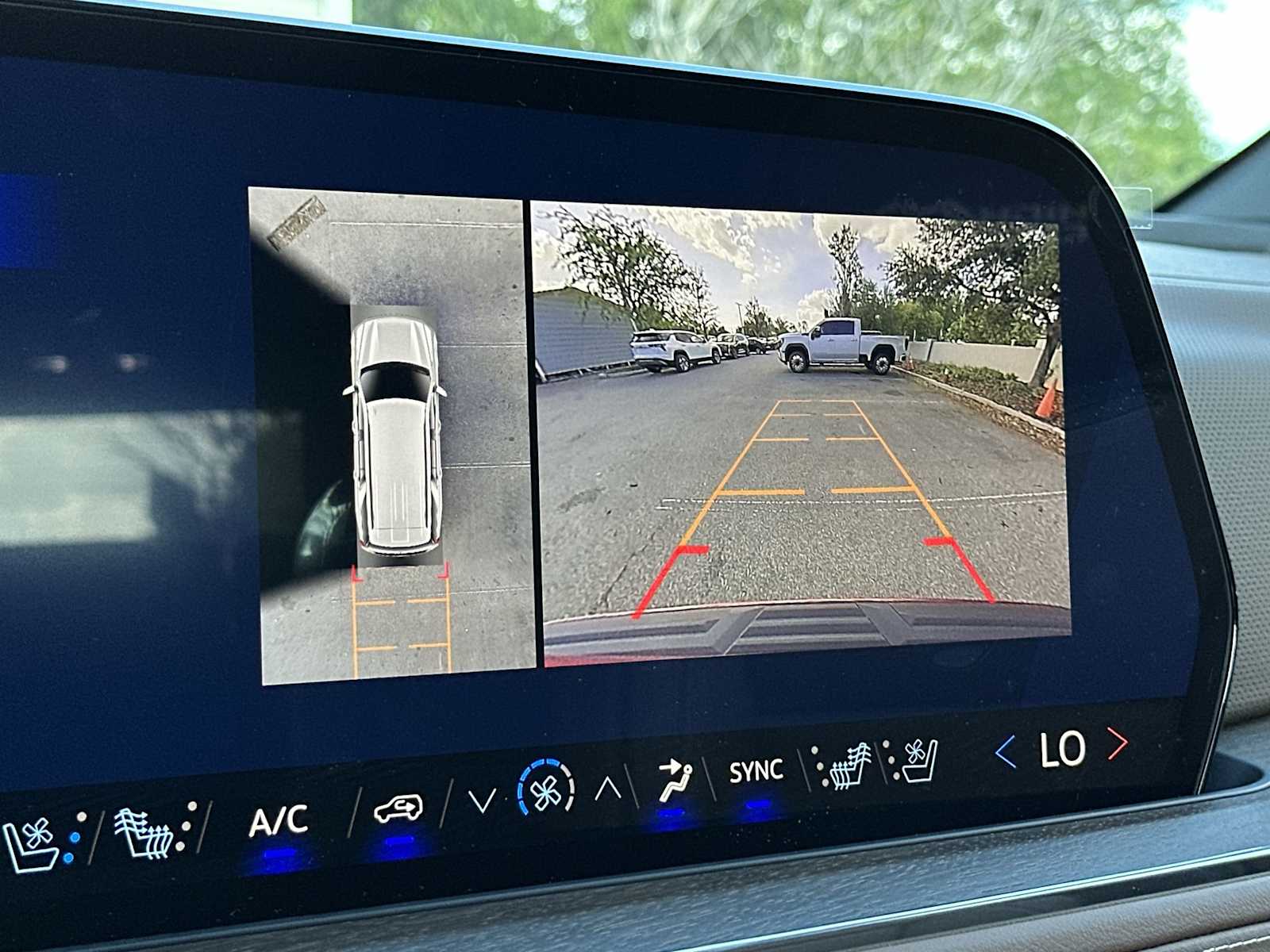 Thumbnail: 2026 Chevrolet Tahoe - 23