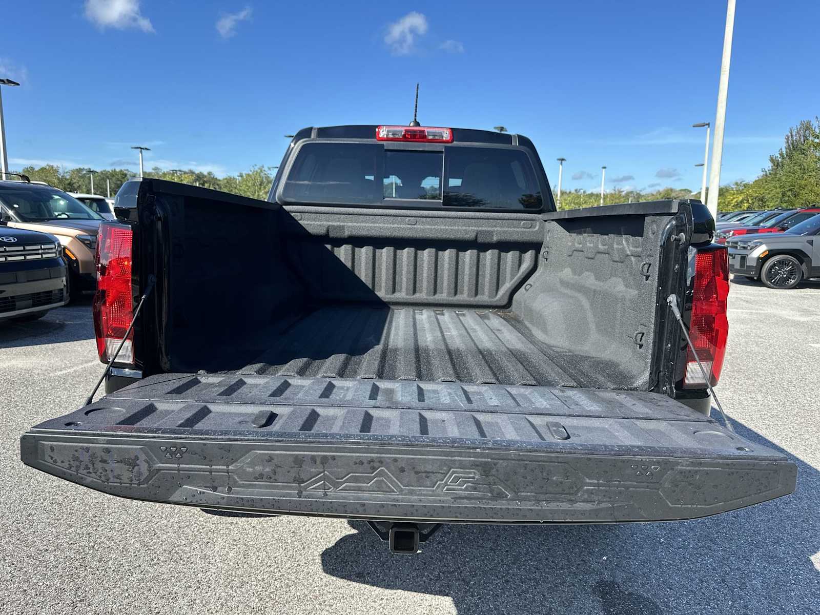 Thumbnail: 2024 Chevrolet Colorado - 25