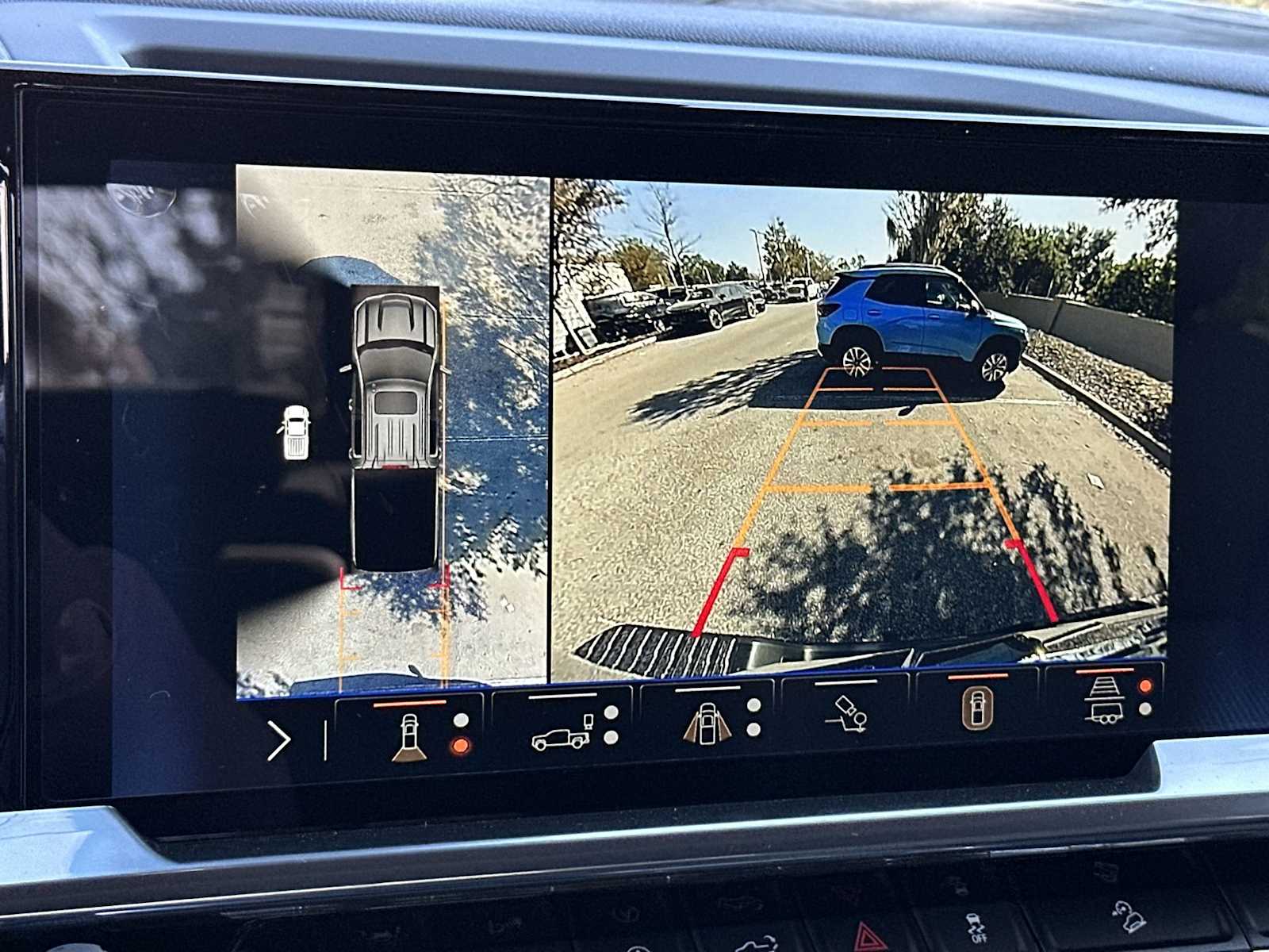 Thumbnail: 2026 Chevrolet Silverado 1500 - 22