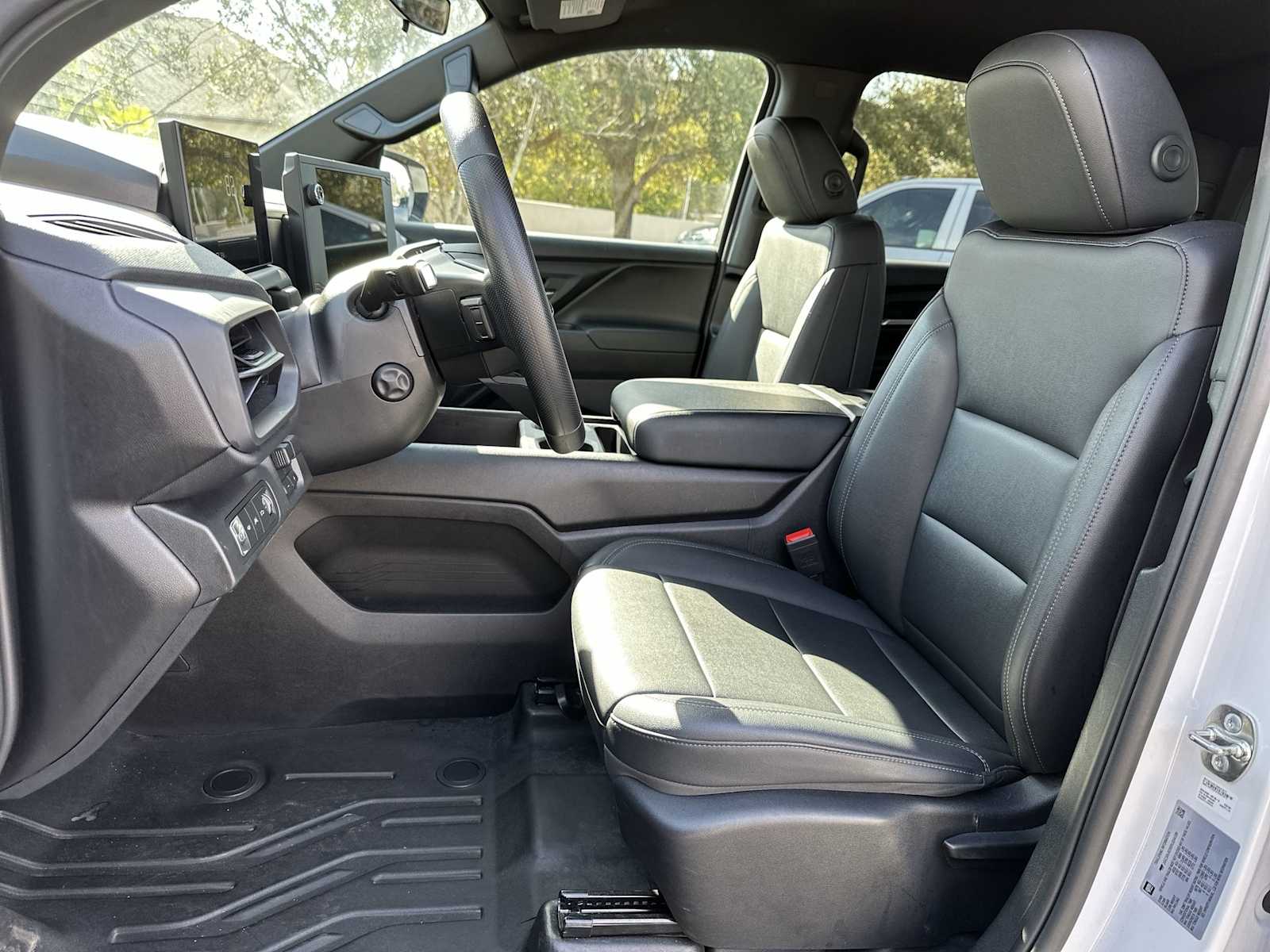 Thumbnail: 2024 Chevrolet Silverado EV - 15