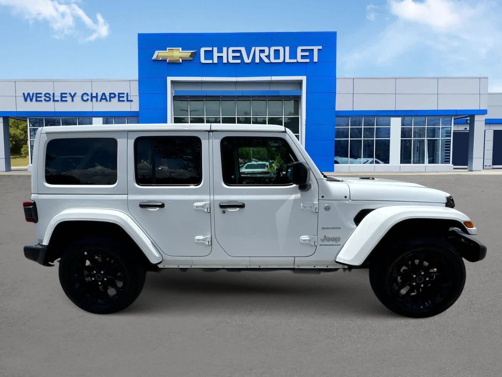 2024 Jeep Wrangler Sahara 9