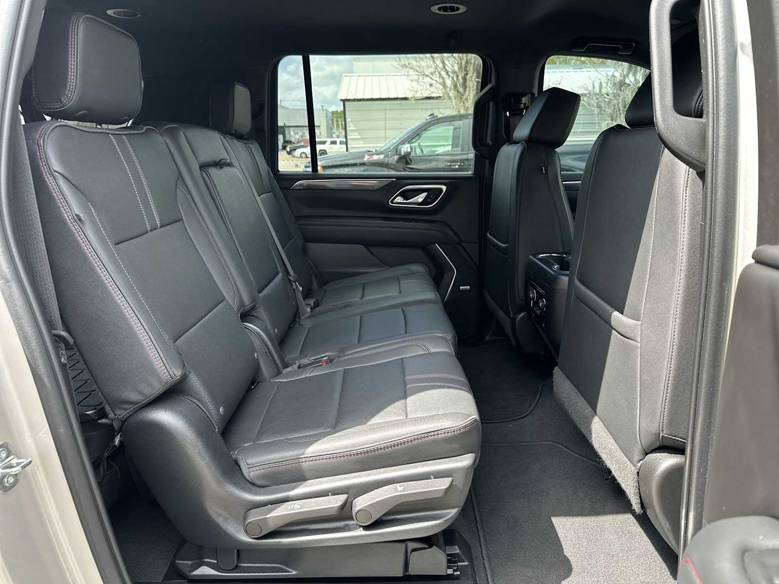 Thumbnail: 2023 Chevrolet Suburban - 18