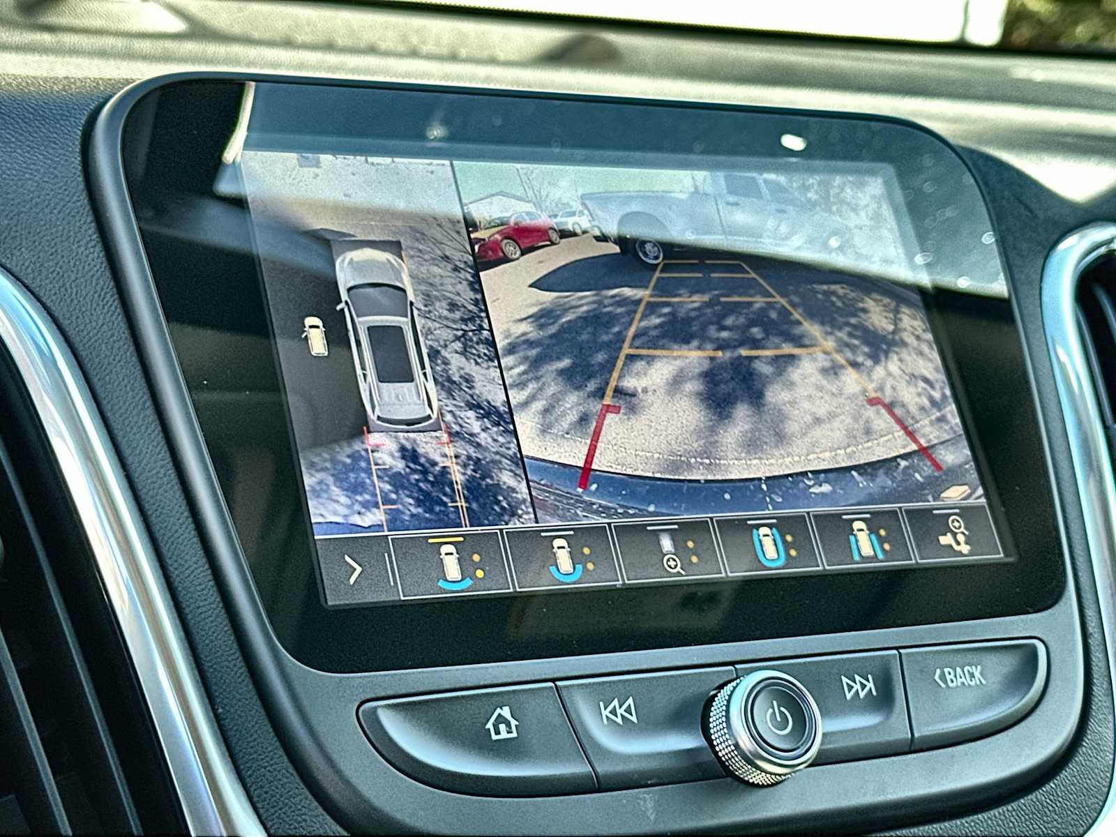 Thumbnail: 2019 Chevrolet Equinox - 23