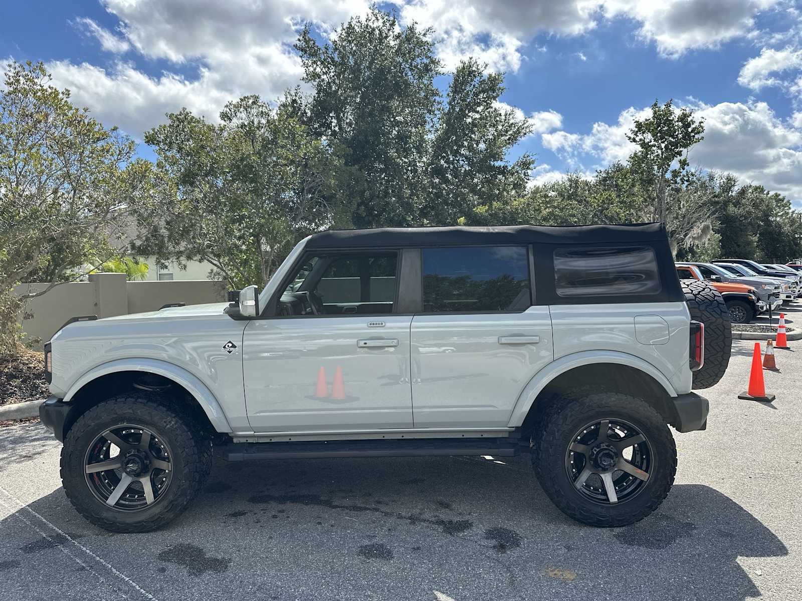 Thumbnail: 2023 Ford Bronco - 3