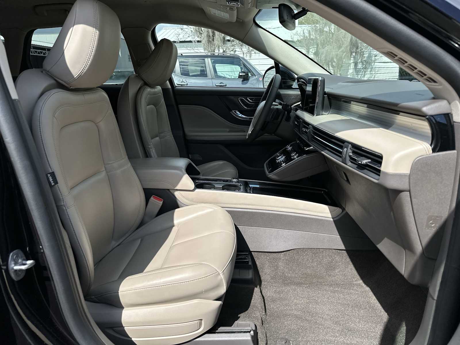 Thumbnail: 2022 Lincoln Corsair - 19