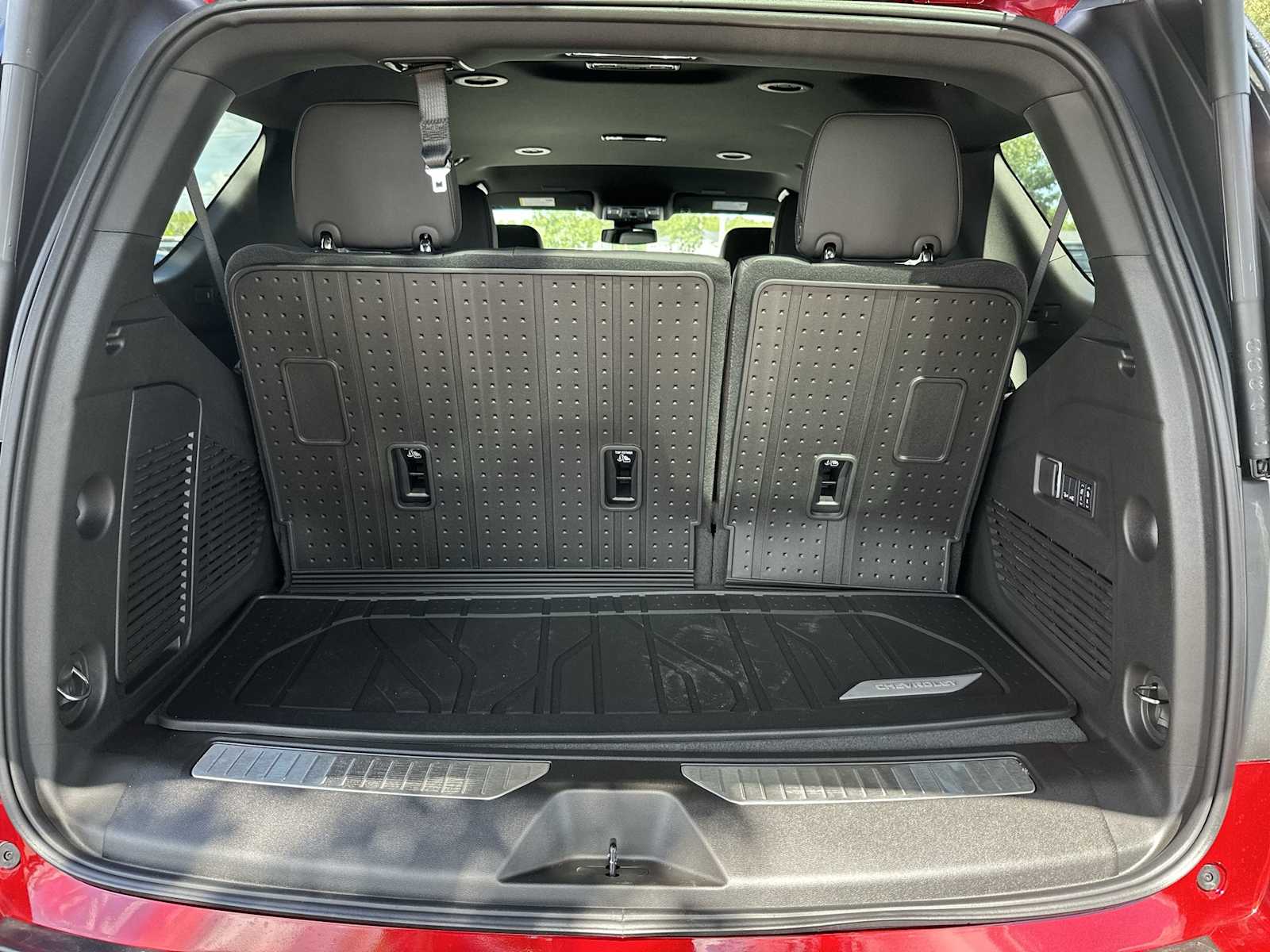 Thumbnail: 2025 Chevrolet Tahoe - 26