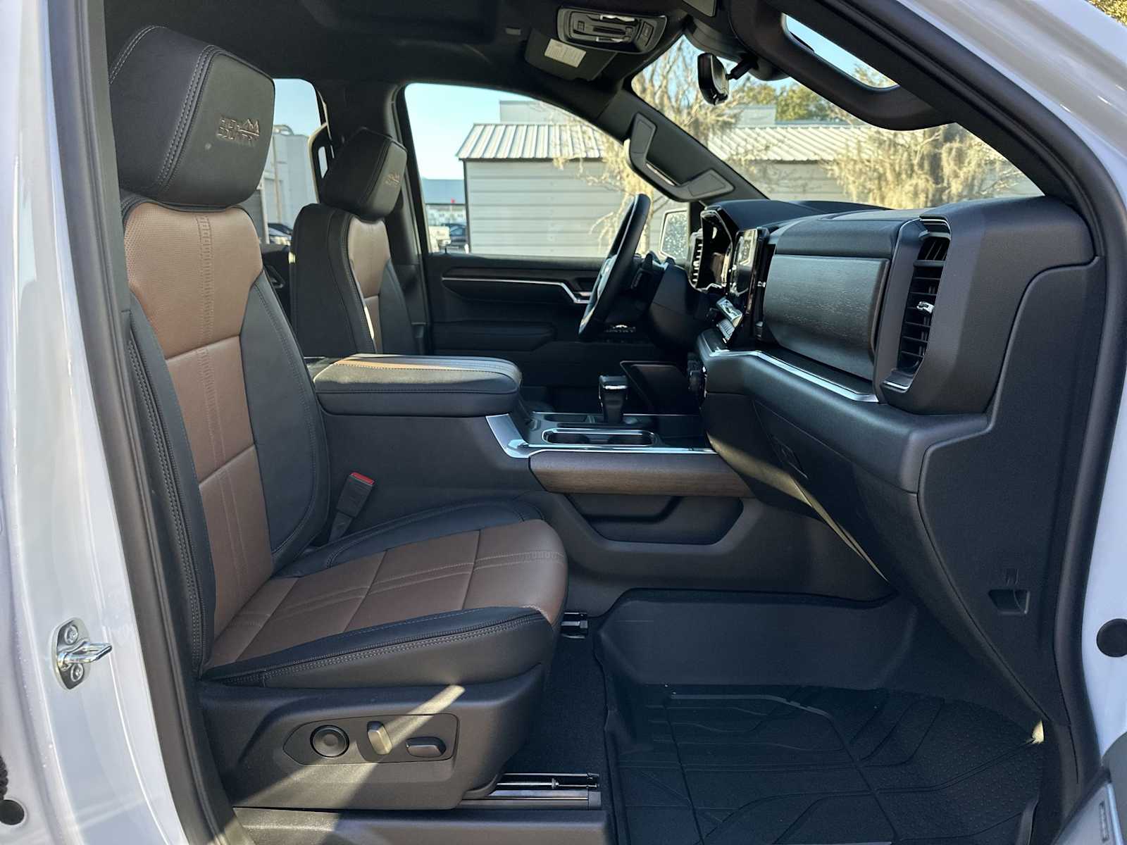 Thumbnail: 2026 Chevrolet Silverado 1500 - 19