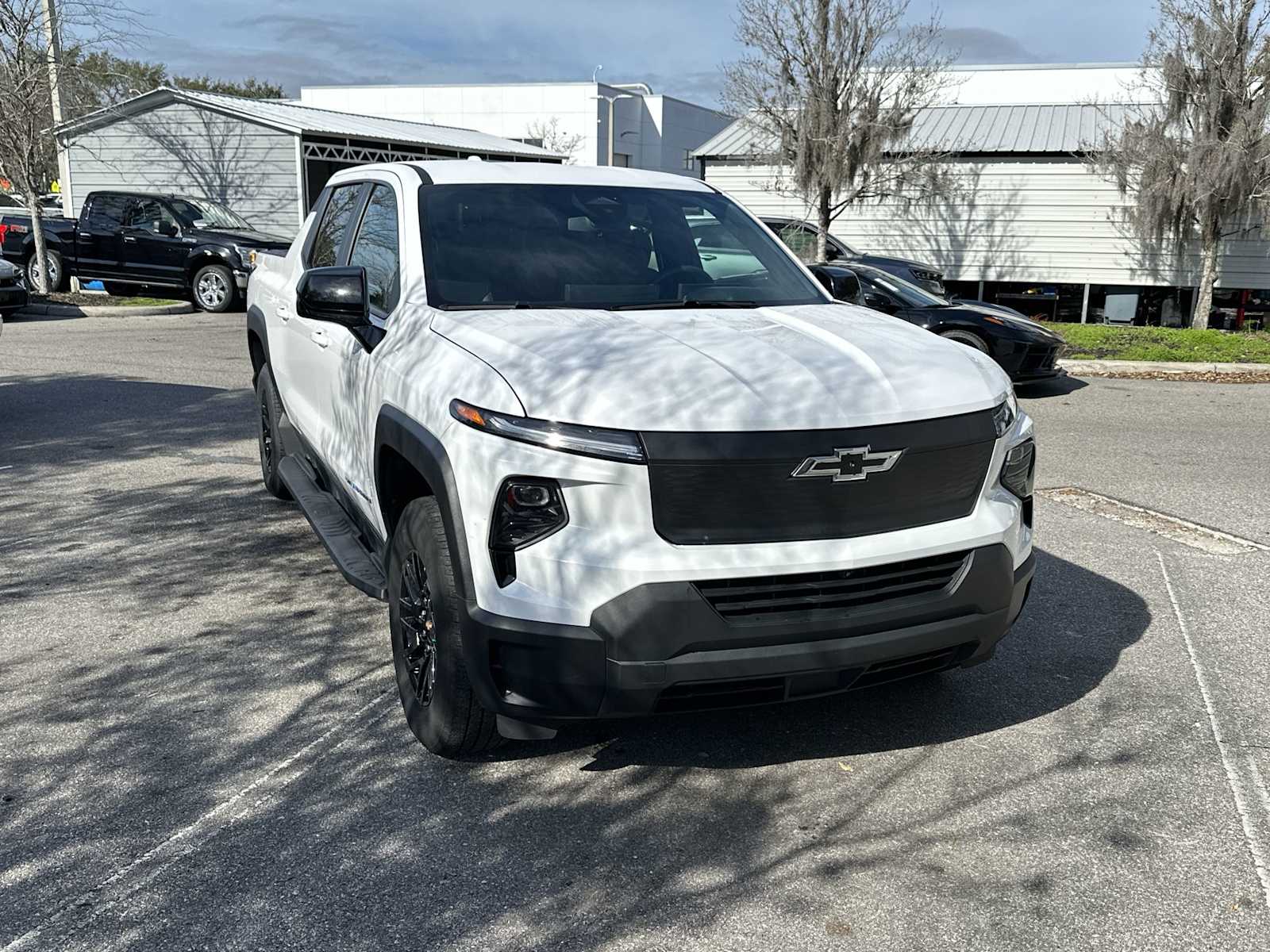 Thumbnail: 2024 Chevrolet Silverado EV - 8