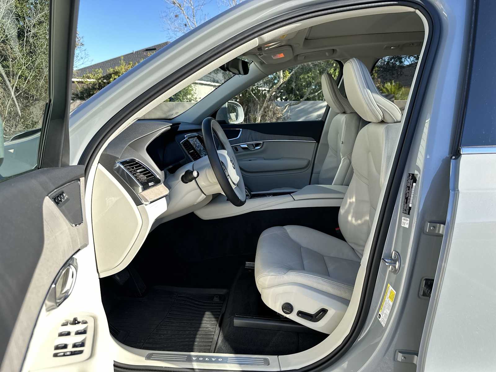 Thumbnail: 2025 Volvo XC90 - 2