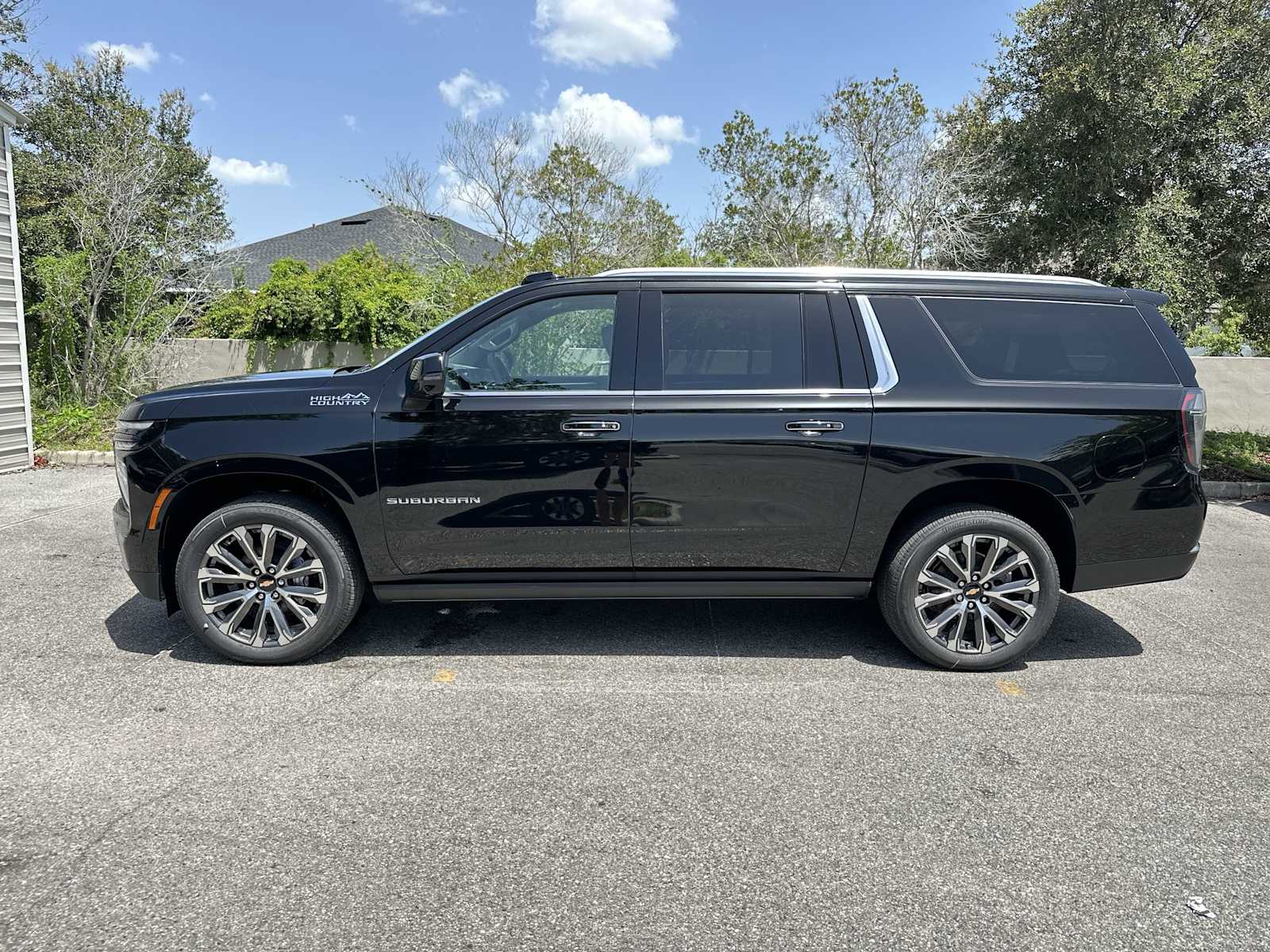 Thumbnail: 2026 Chevrolet Suburban - 3
