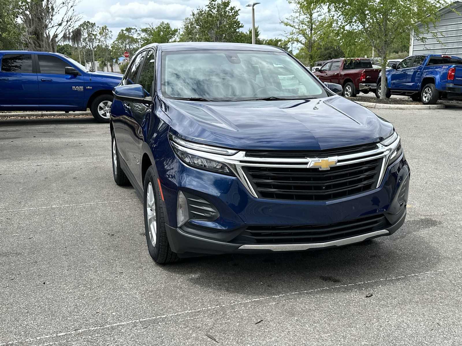 Thumbnail: 2022 Chevrolet Equinox - 8