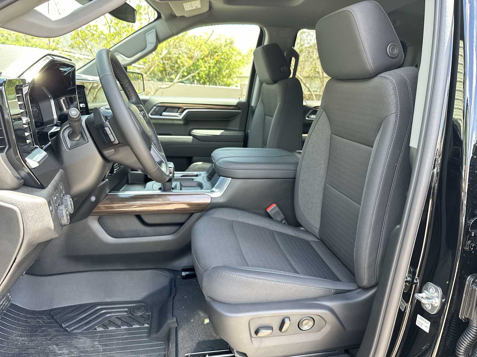 Thumbnail: 2026 Chevrolet Silverado 1500 - 15