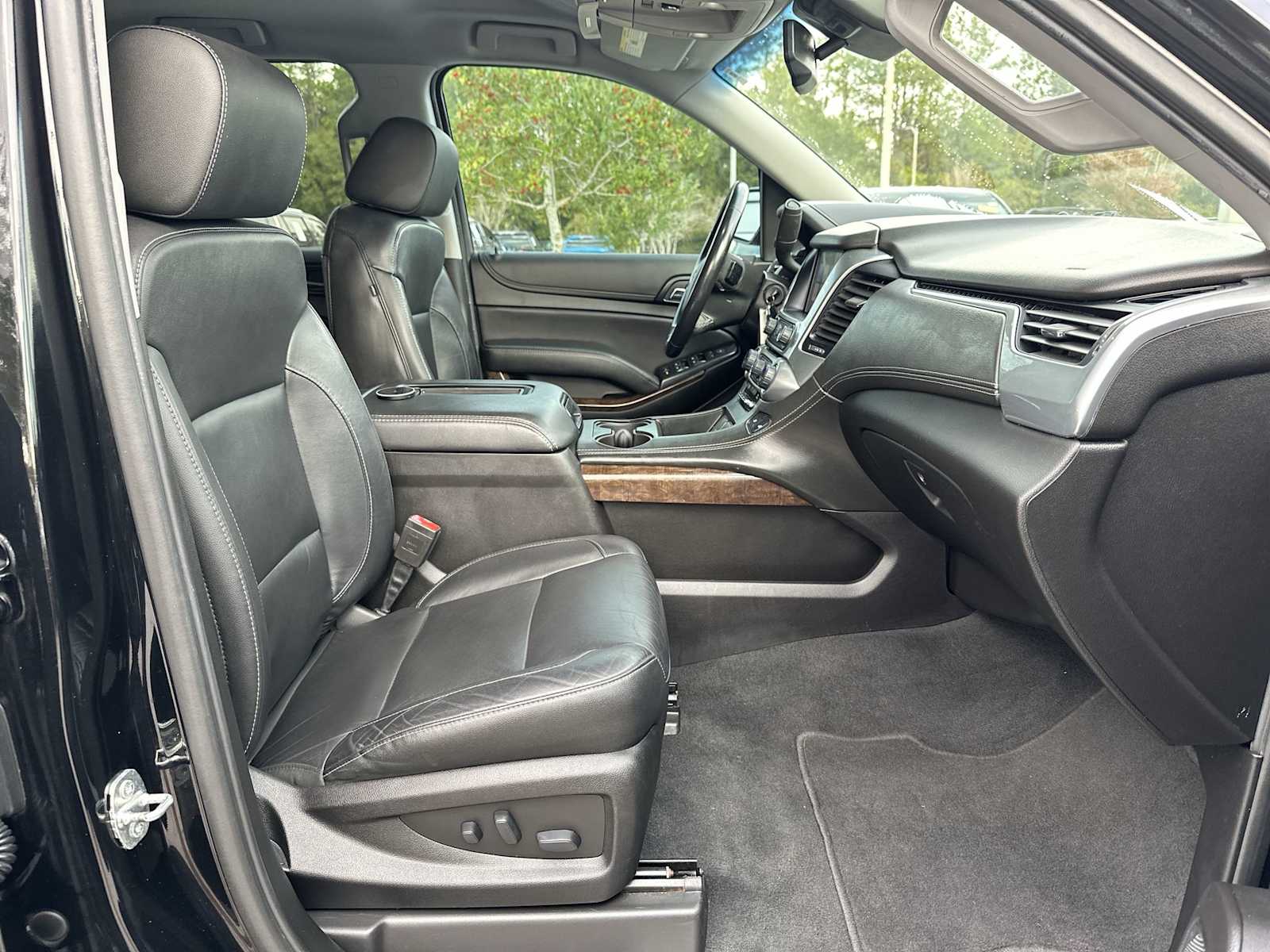 Thumbnail: 2019 Chevrolet Tahoe - 19