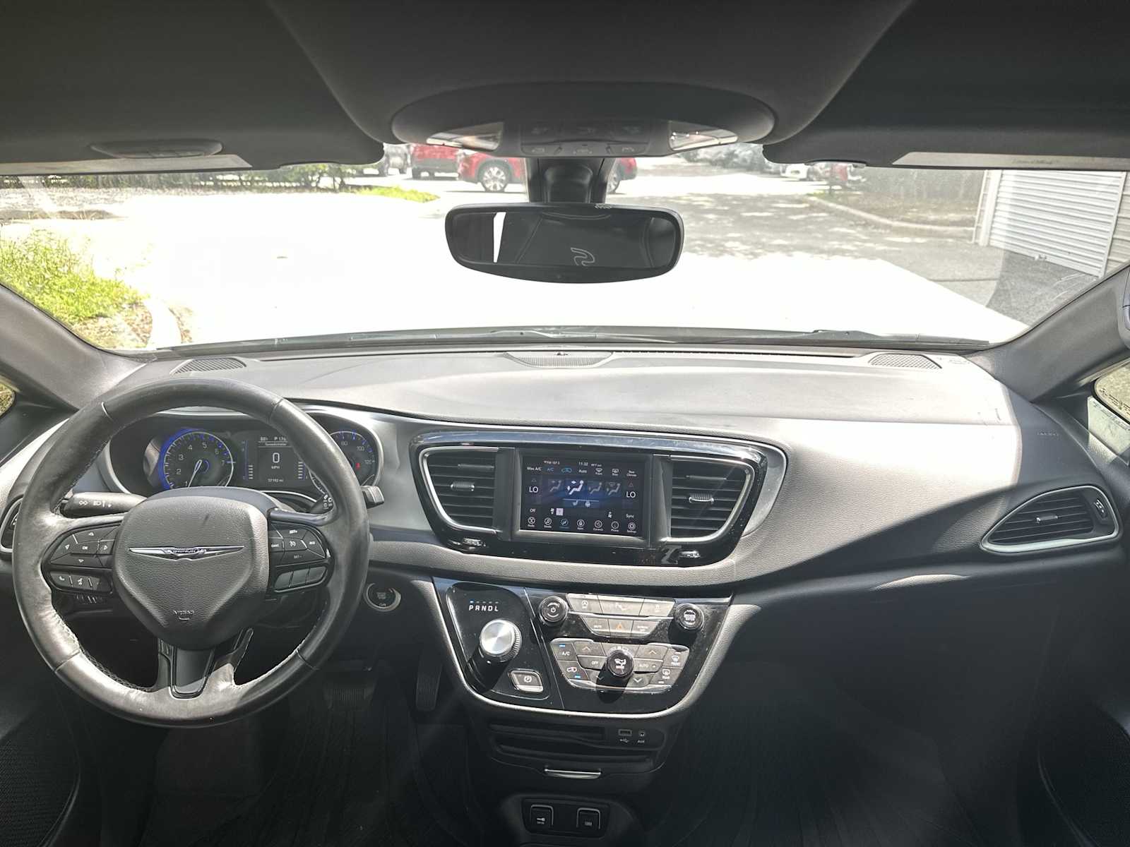 Thumbnail: 2020 Chrysler Pacifica - 14
