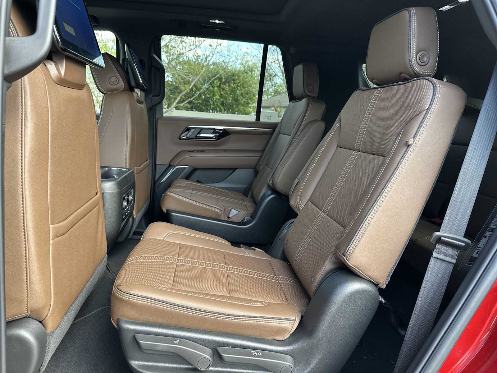 Thumbnail: 2026 Chevrolet Tahoe - 18