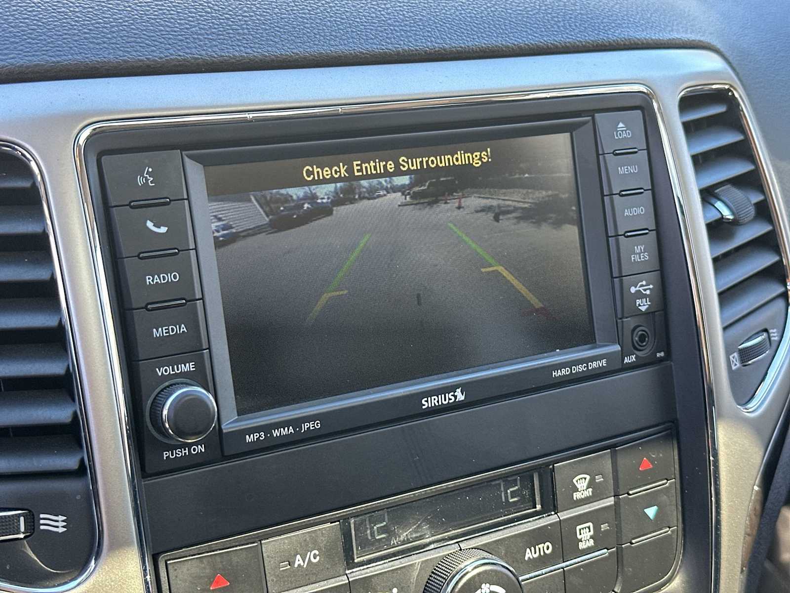 Thumbnail: 2011 Jeep Grand Cherokee - 22