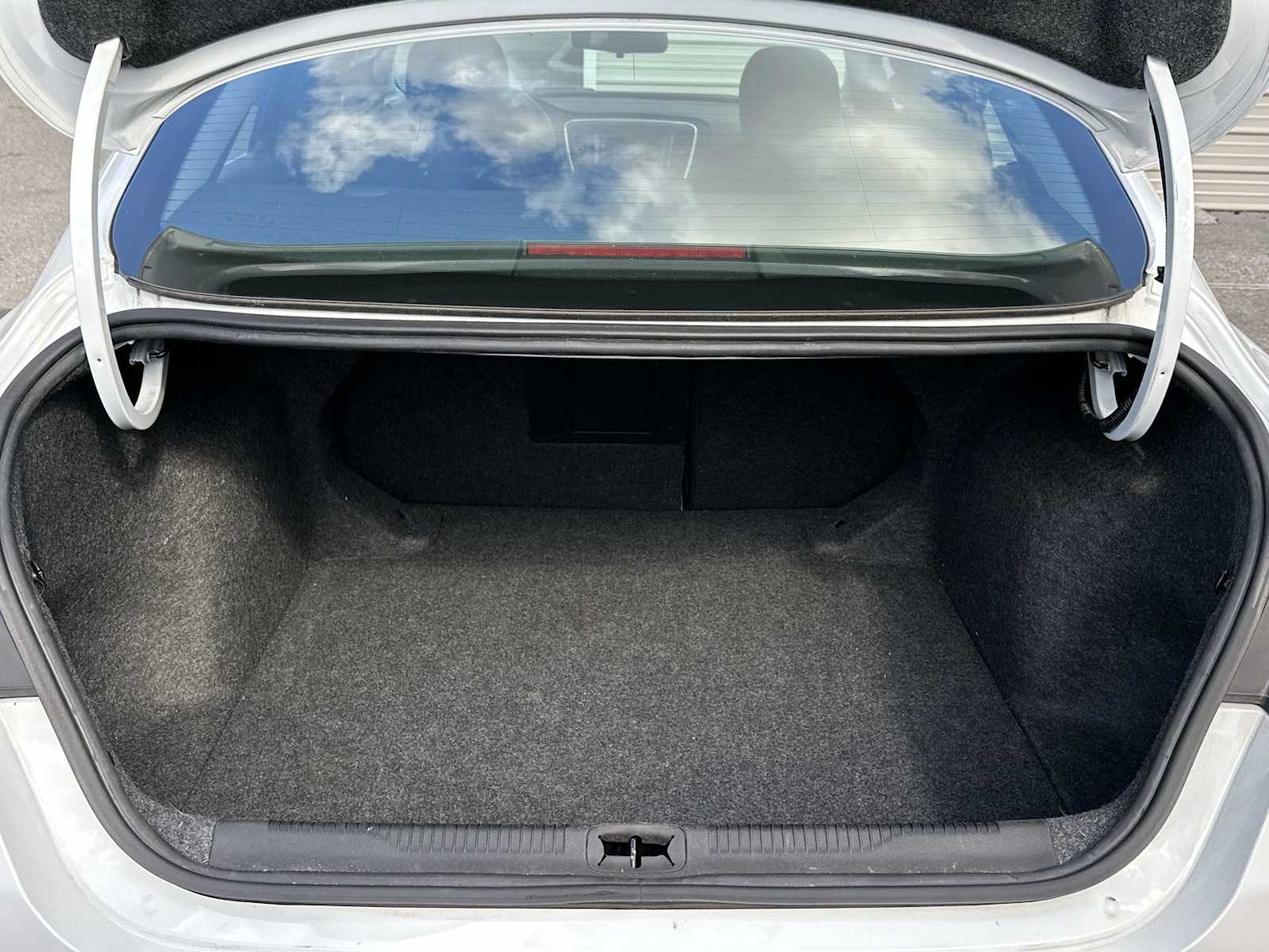 Thumbnail: 2015 Chrysler 200 - 25