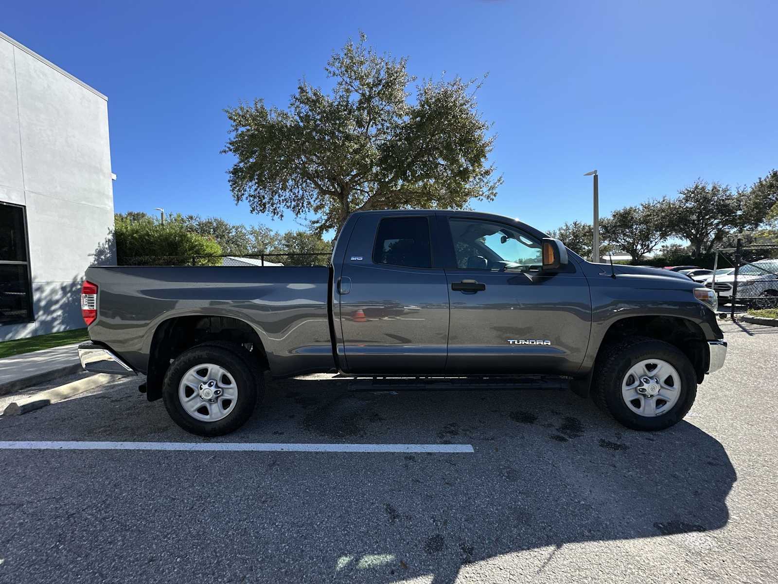 Thumbnail: 2019 Toyota Tundra - 6