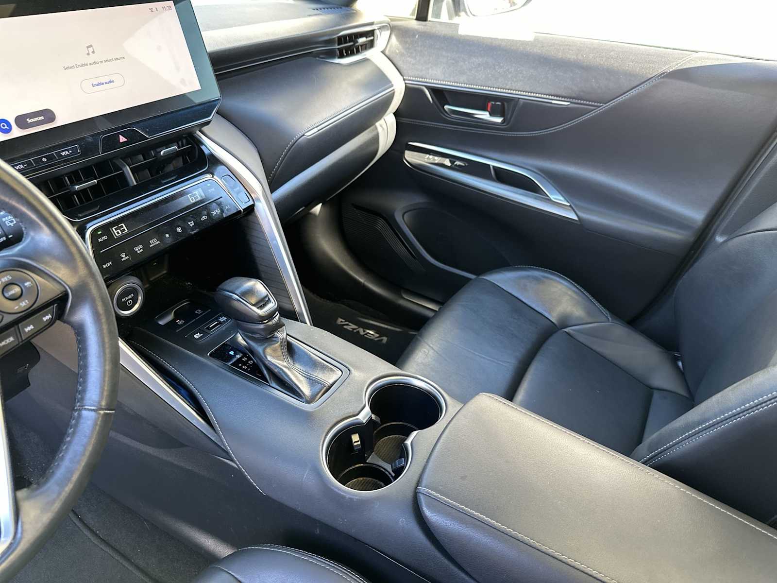 Thumbnail: 2023 Toyota Venza - 22