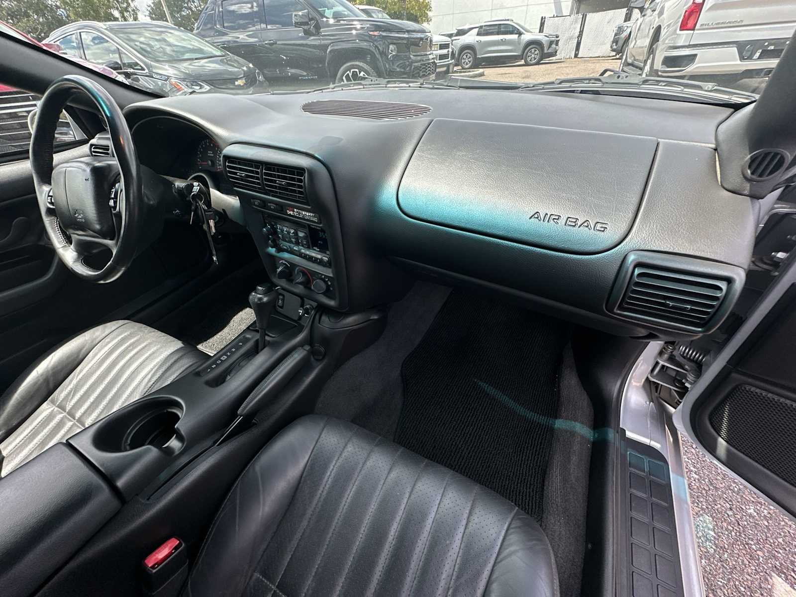Thumbnail: 2002 Chevrolet Camaro - 14