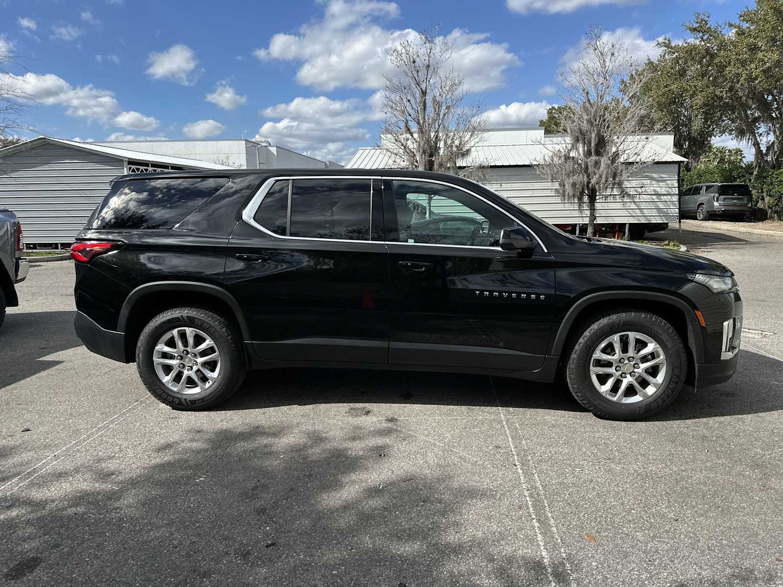 Thumbnail: 2023 Chevrolet Traverse - 7