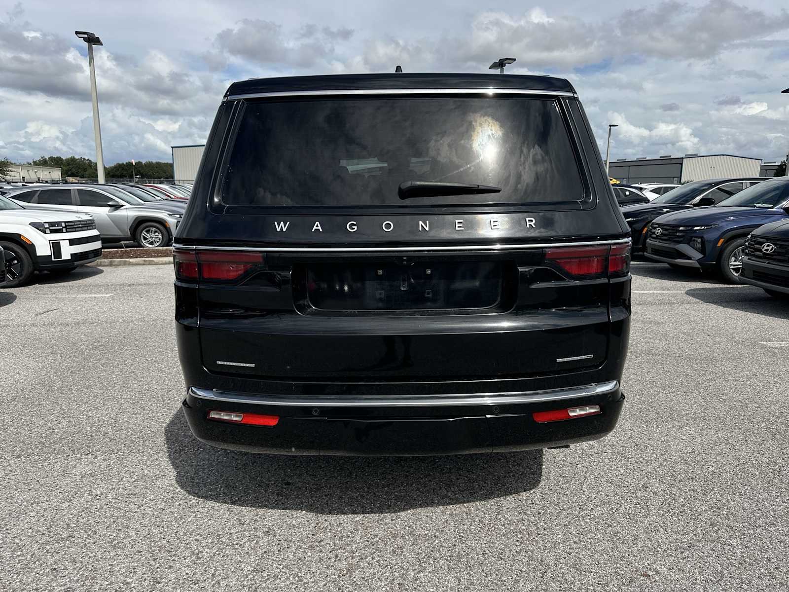 Thumbnail: 2023 Jeep Wagoneer - 5