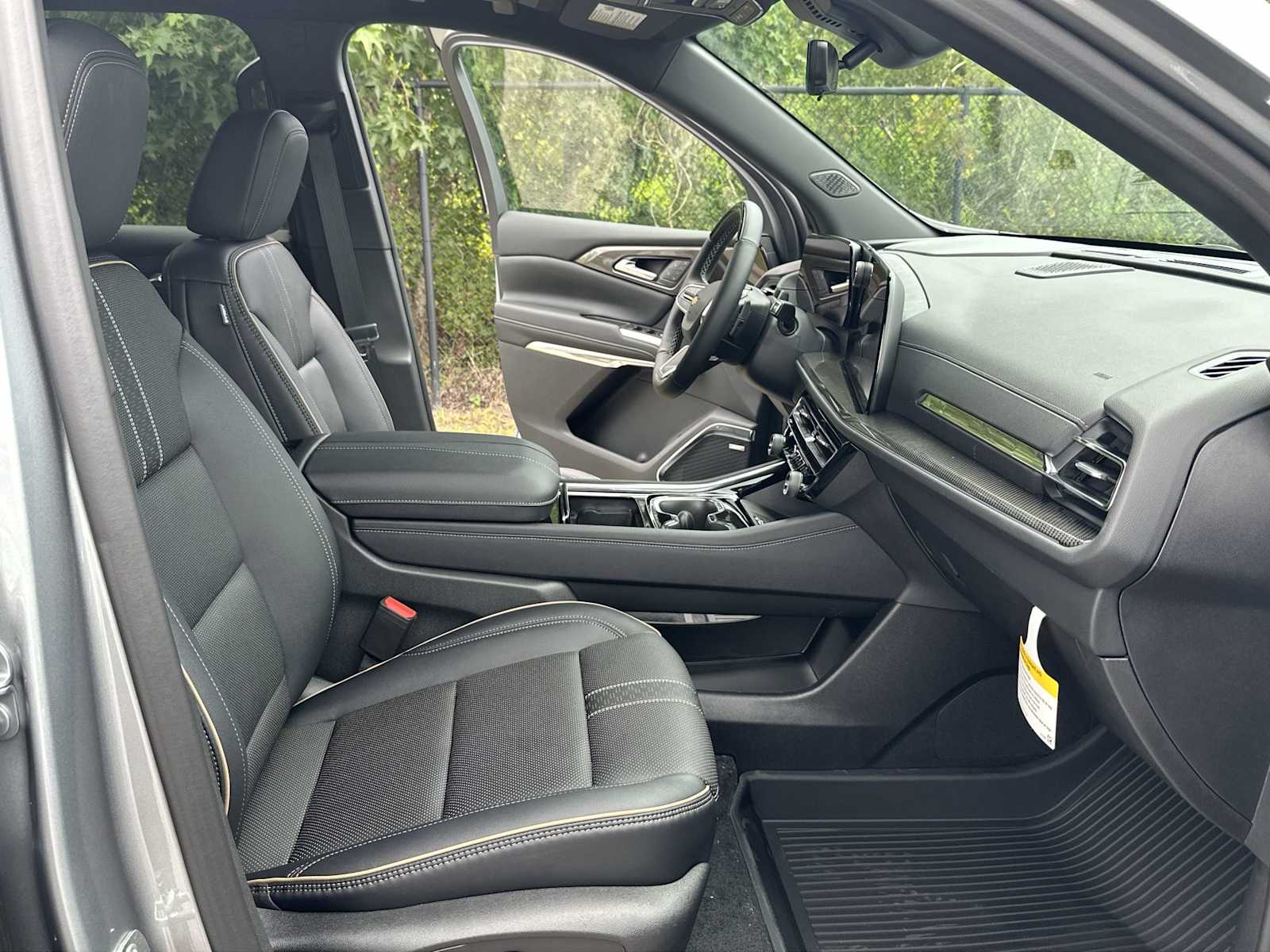 Thumbnail: 2025 Chevrolet Traverse - 19