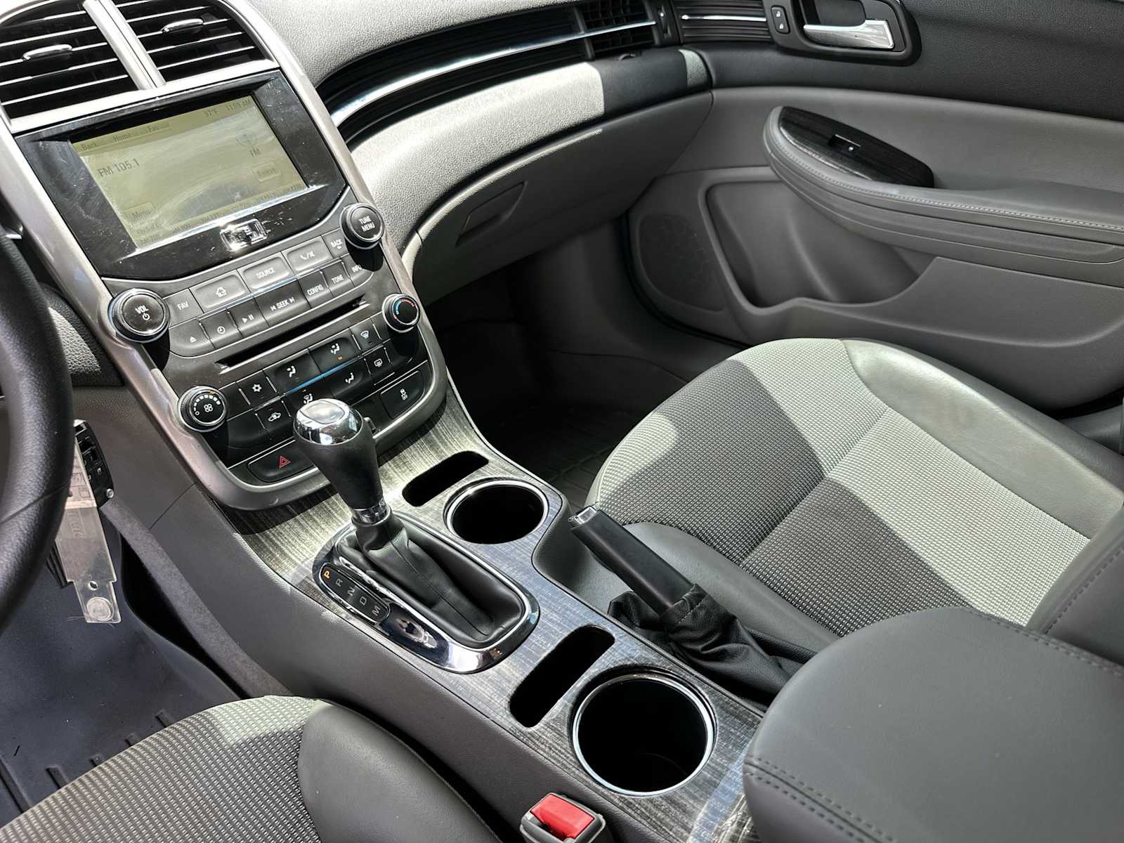Thumbnail: 2014 Chevrolet Malibu - 21