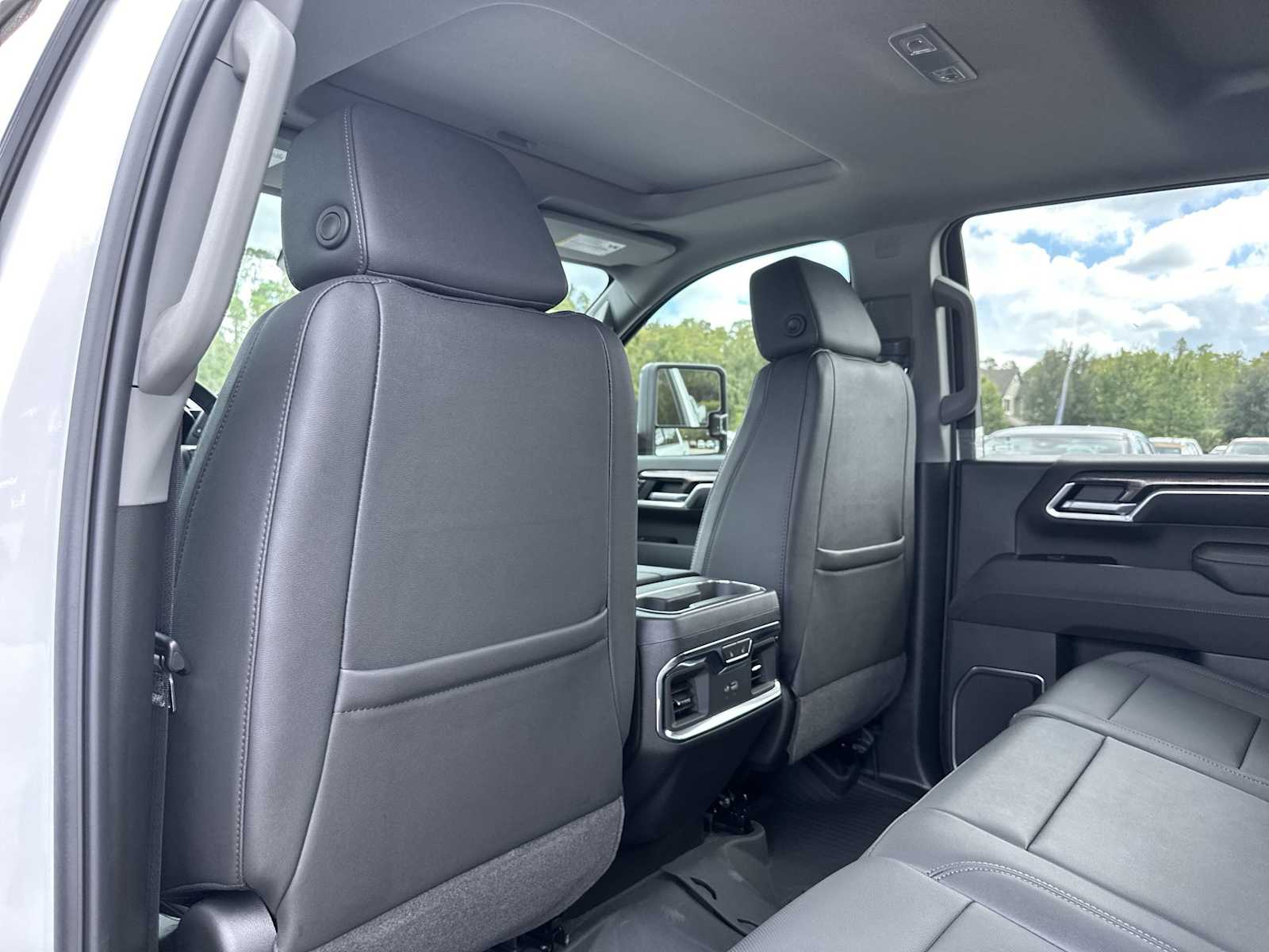 Thumbnail: 2026 Chevrolet Silverado 2500 - 16