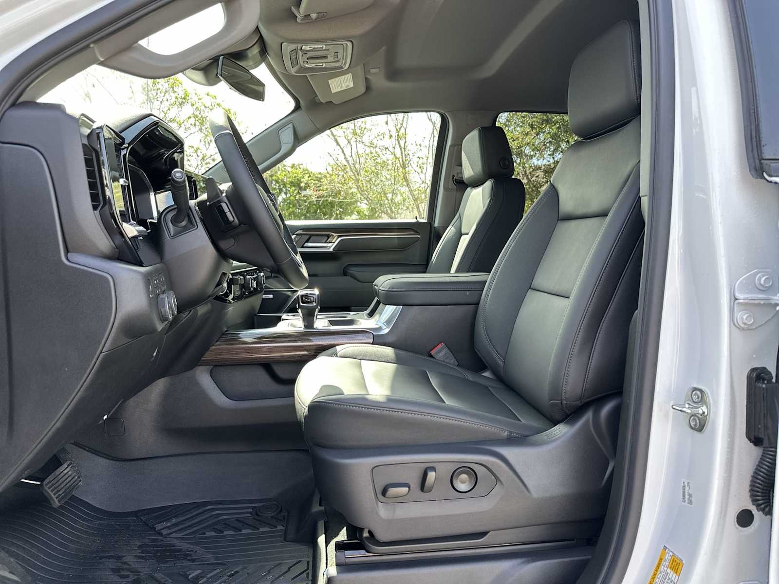 Thumbnail: 2026 Chevrolet Silverado 1500 - 15