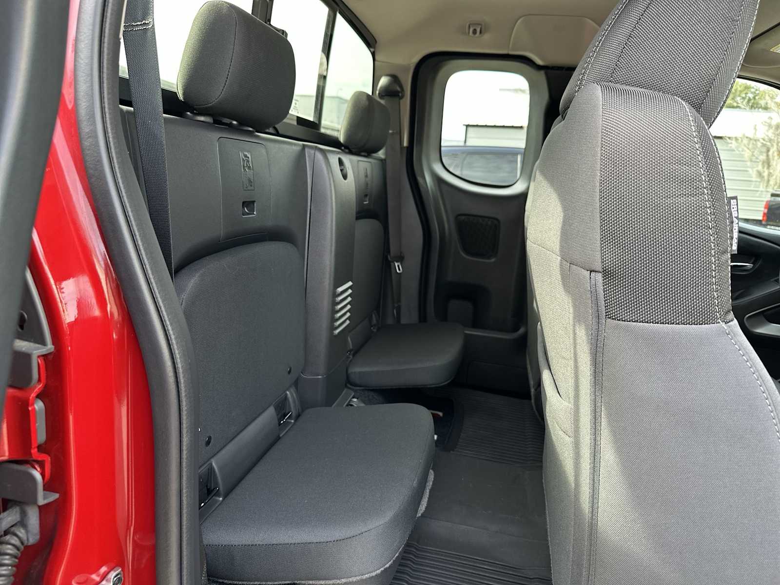 Thumbnail: 2025 Nissan Frontier - 18