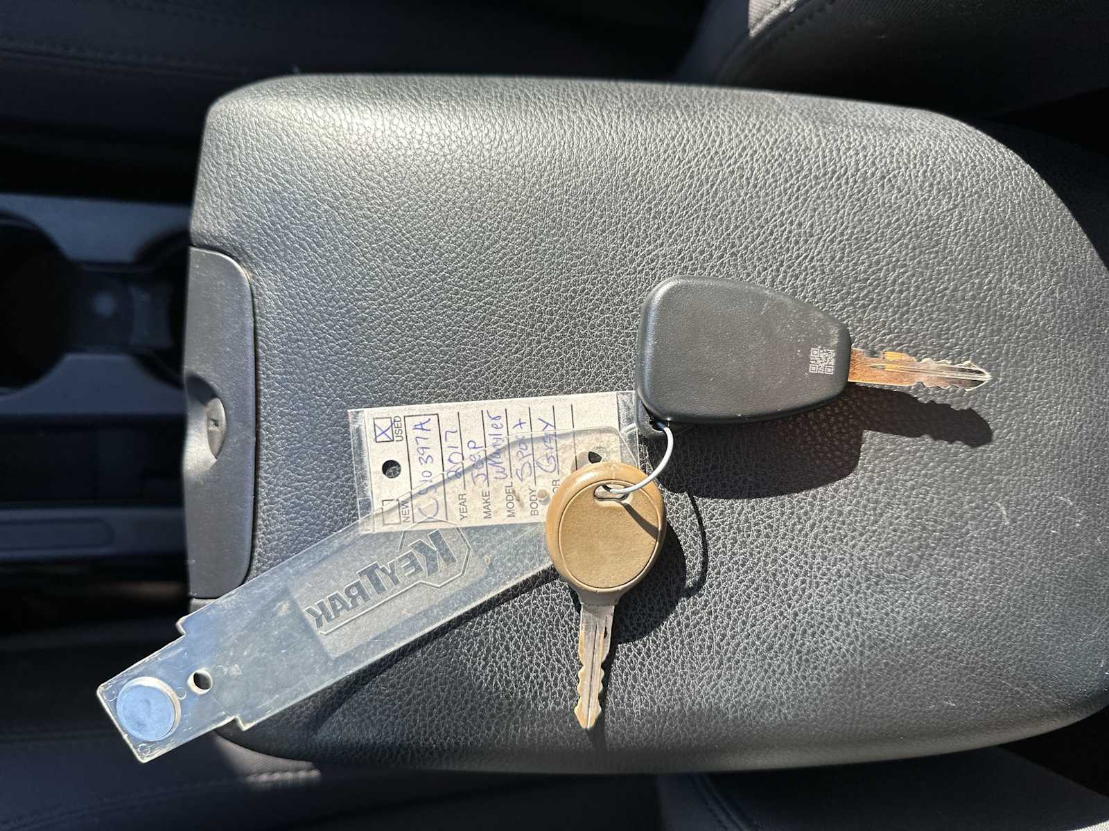 Thumbnail: 2017 Jeep Wrangler - 26