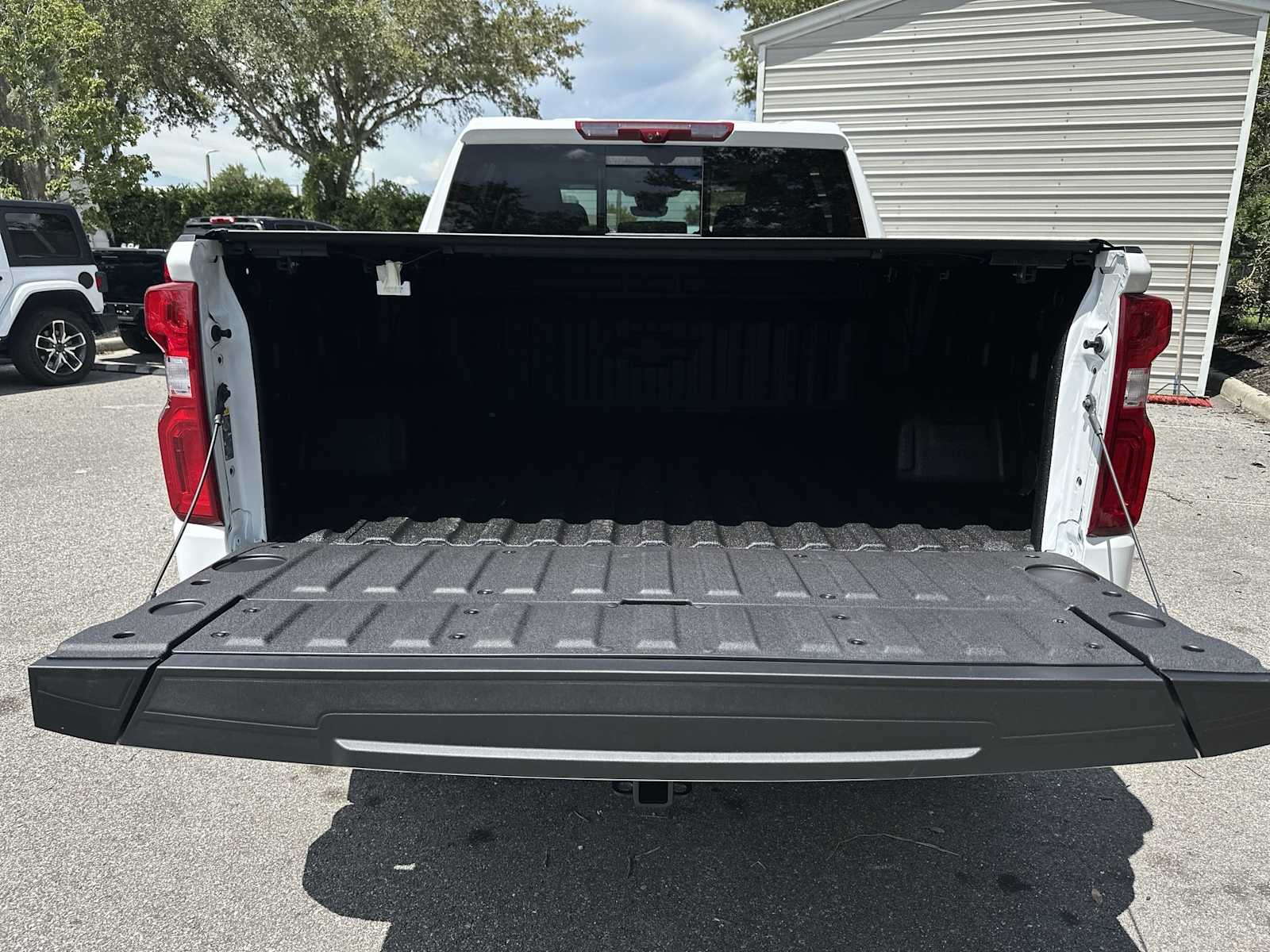 Thumbnail: 2026 Chevrolet Silverado 1500 - 25