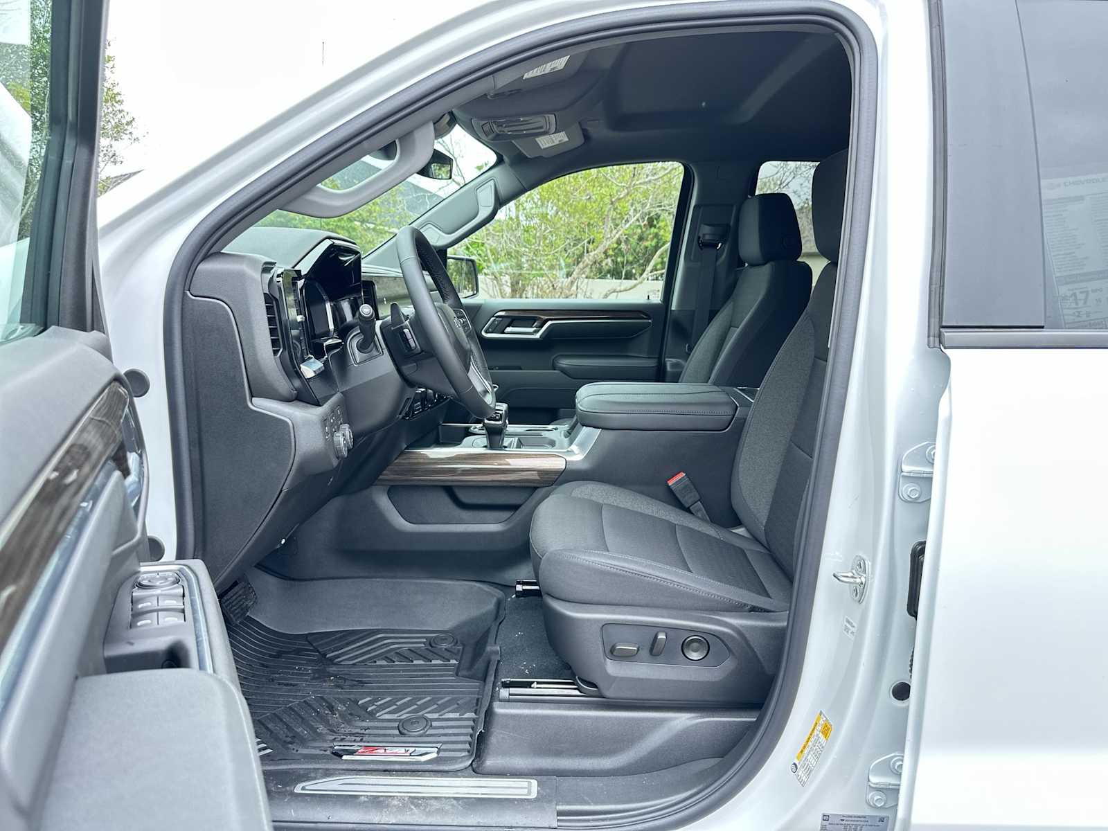 Thumbnail: 2026 Chevrolet Silverado 1500 - 2