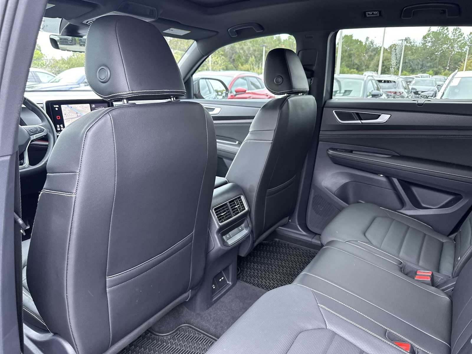 Thumbnail: 2024 Volkswagen Atlas - 16