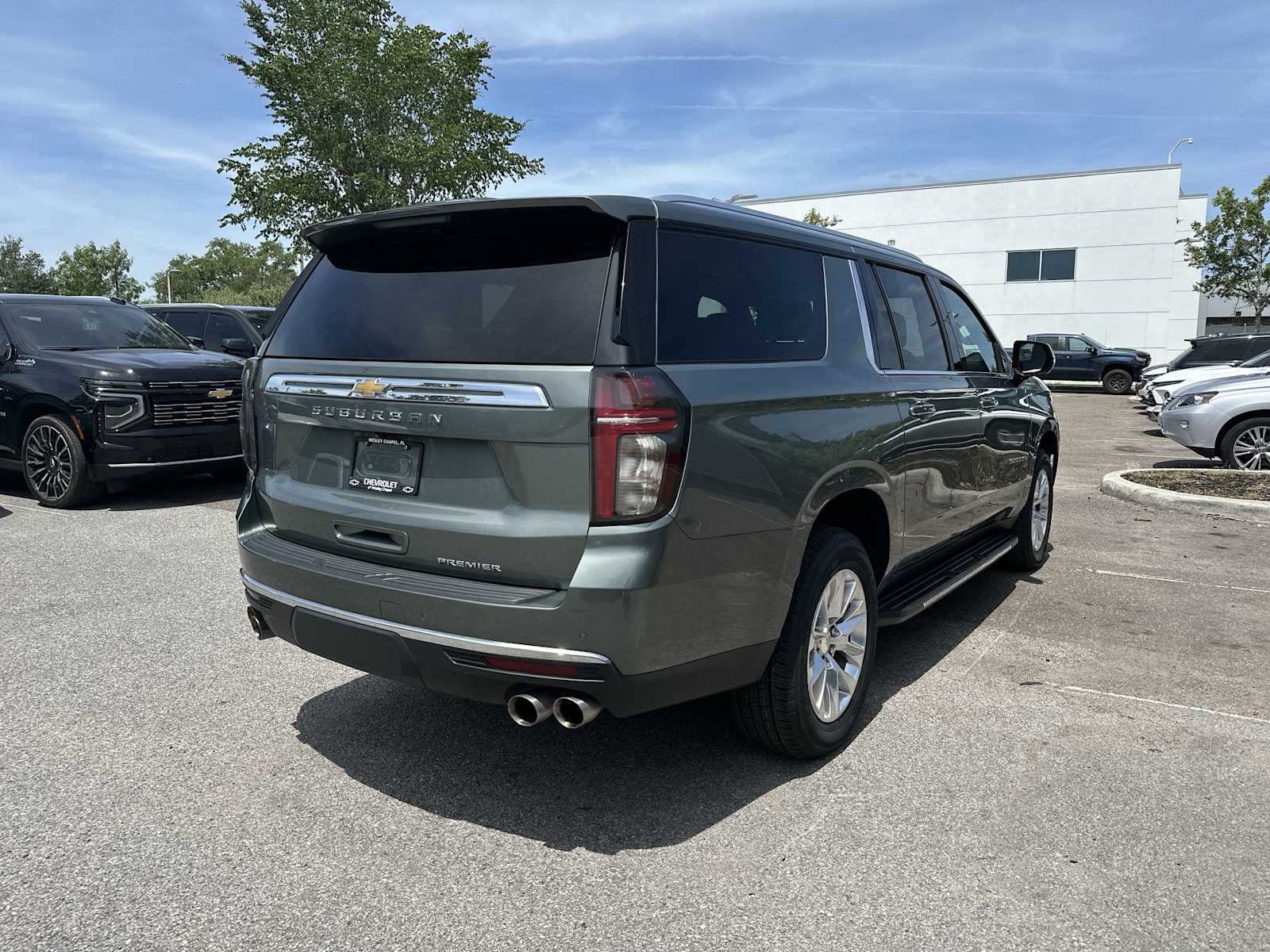 Thumbnail: 2023 Chevrolet Suburban - 6