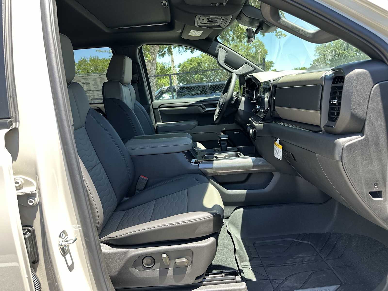 Thumbnail: 2026 Chevrolet Silverado 1500 - 20