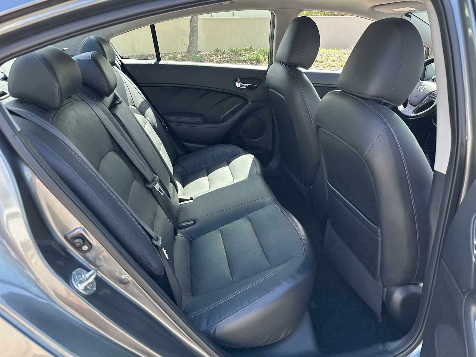 Thumbnail: 2015 Kia Forte - 18