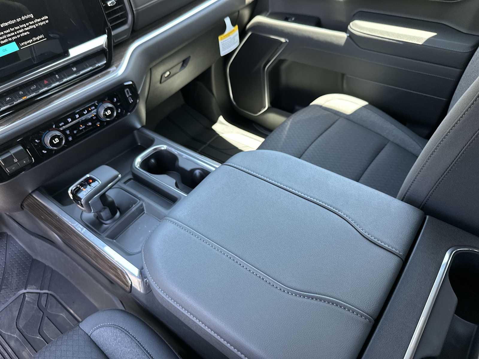 Thumbnail: 2026 Chevrolet Silverado 1500 - 21