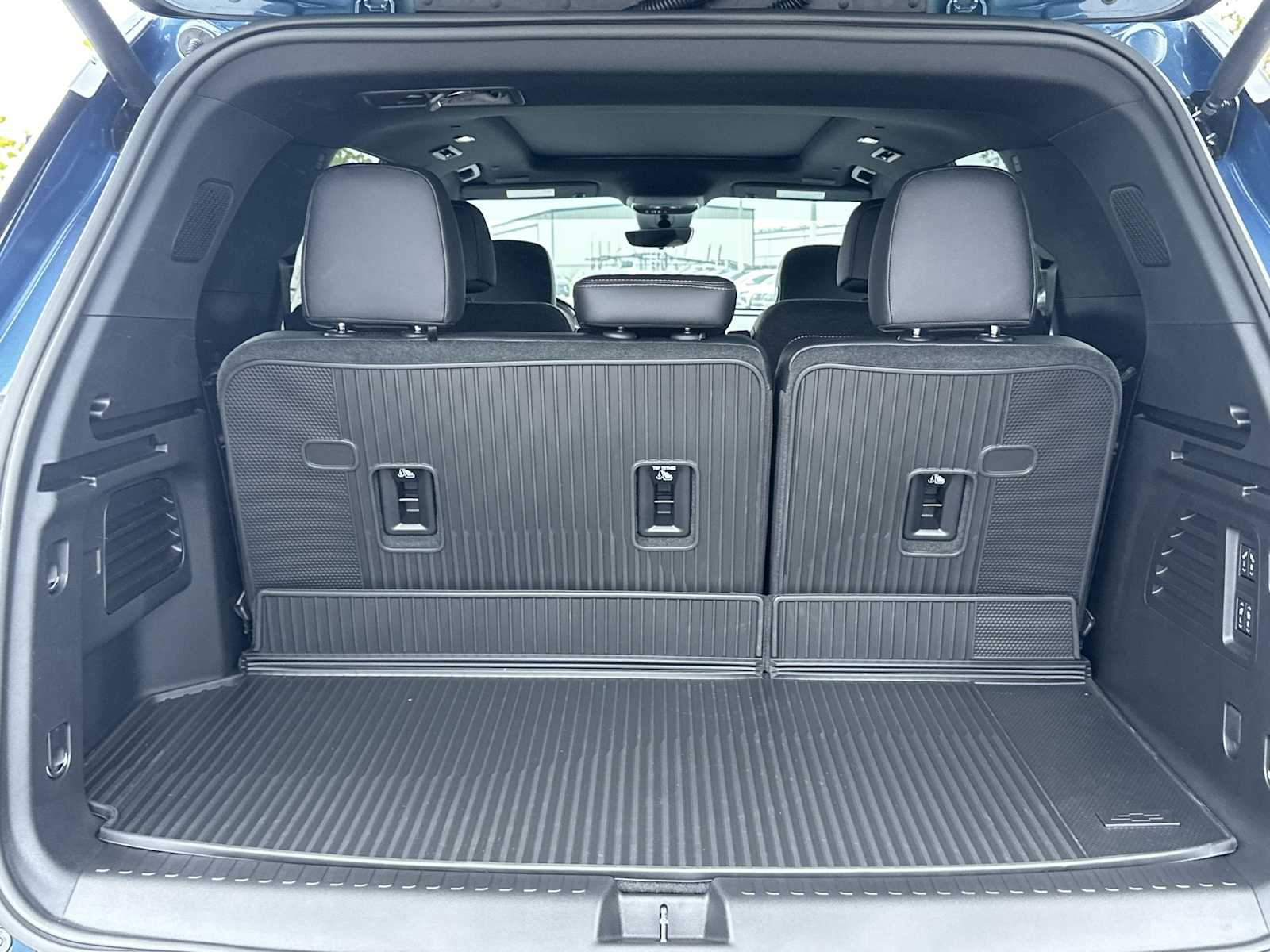 Thumbnail: 2026 Chevrolet Traverse - 25