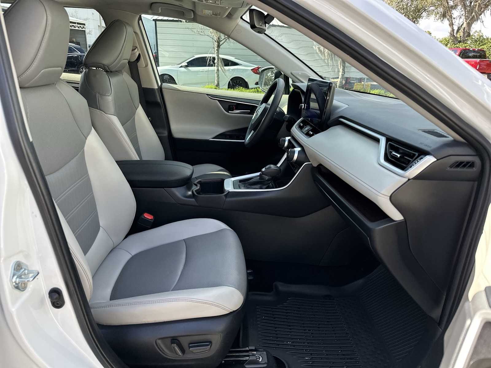 Thumbnail: 2024 Toyota RAV4 - 20