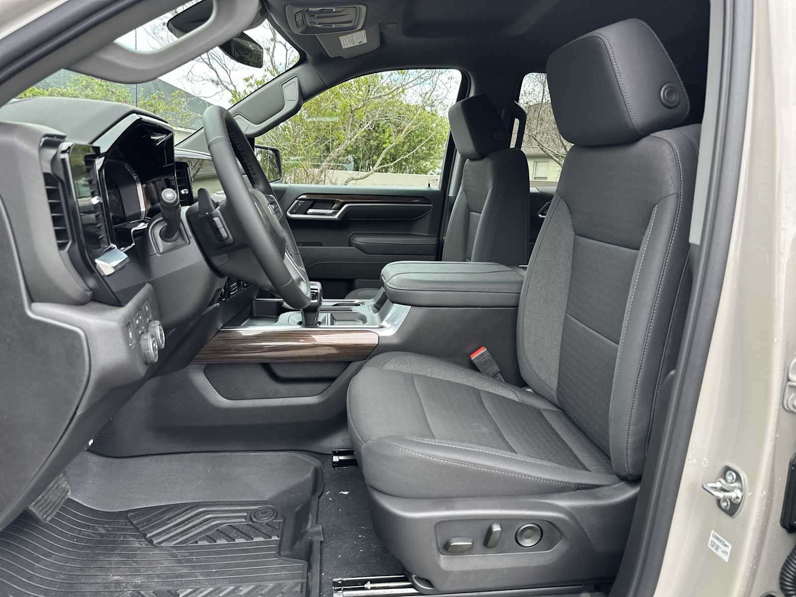 Thumbnail: 2026 Chevrolet Silverado 1500 - 16