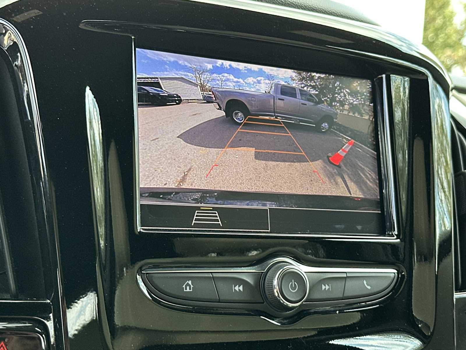 Thumbnail: 2023 Chevrolet Traverse - 22