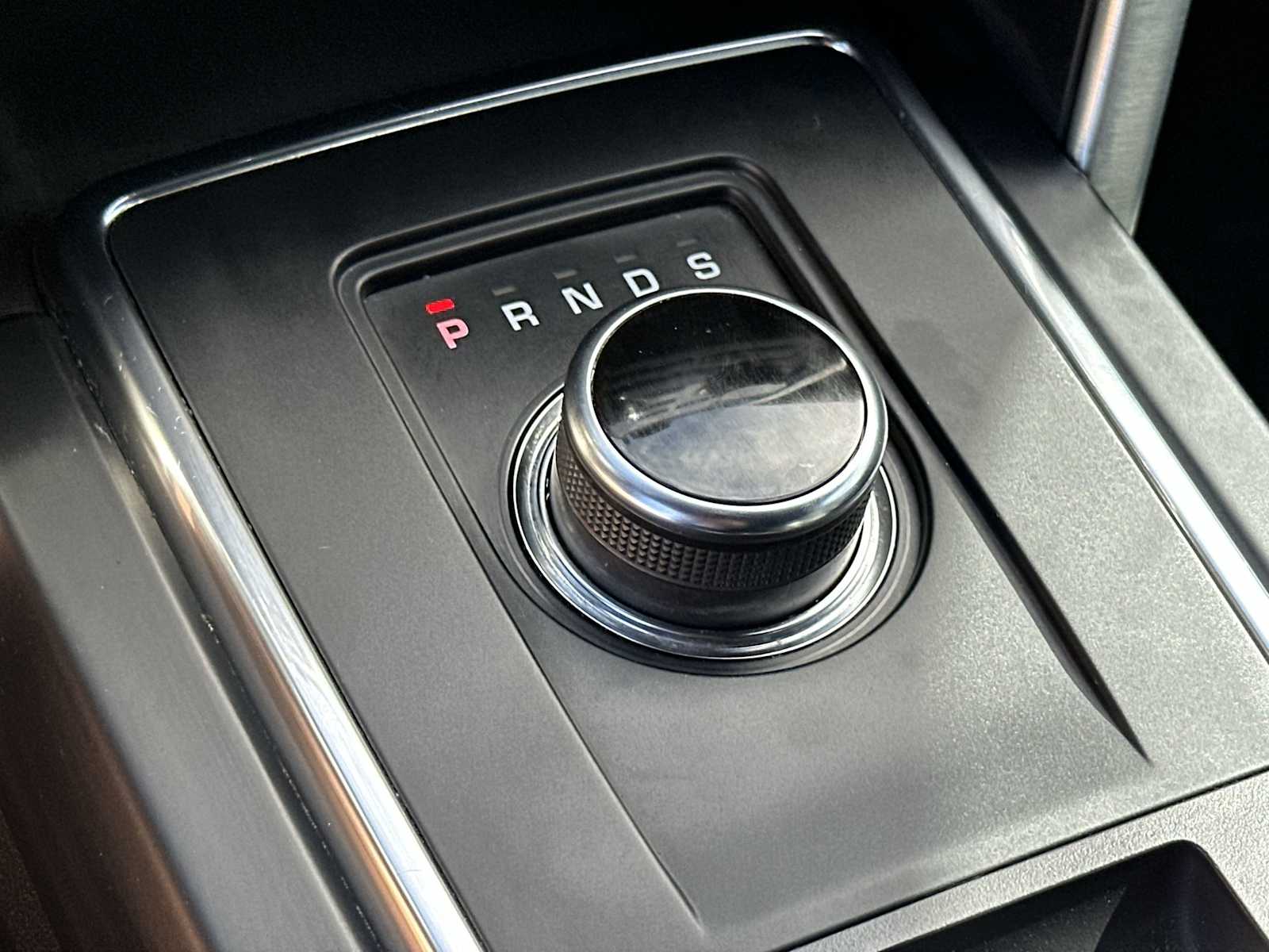 Thumbnail: 2019 Land Rover Discovery Sport - 23