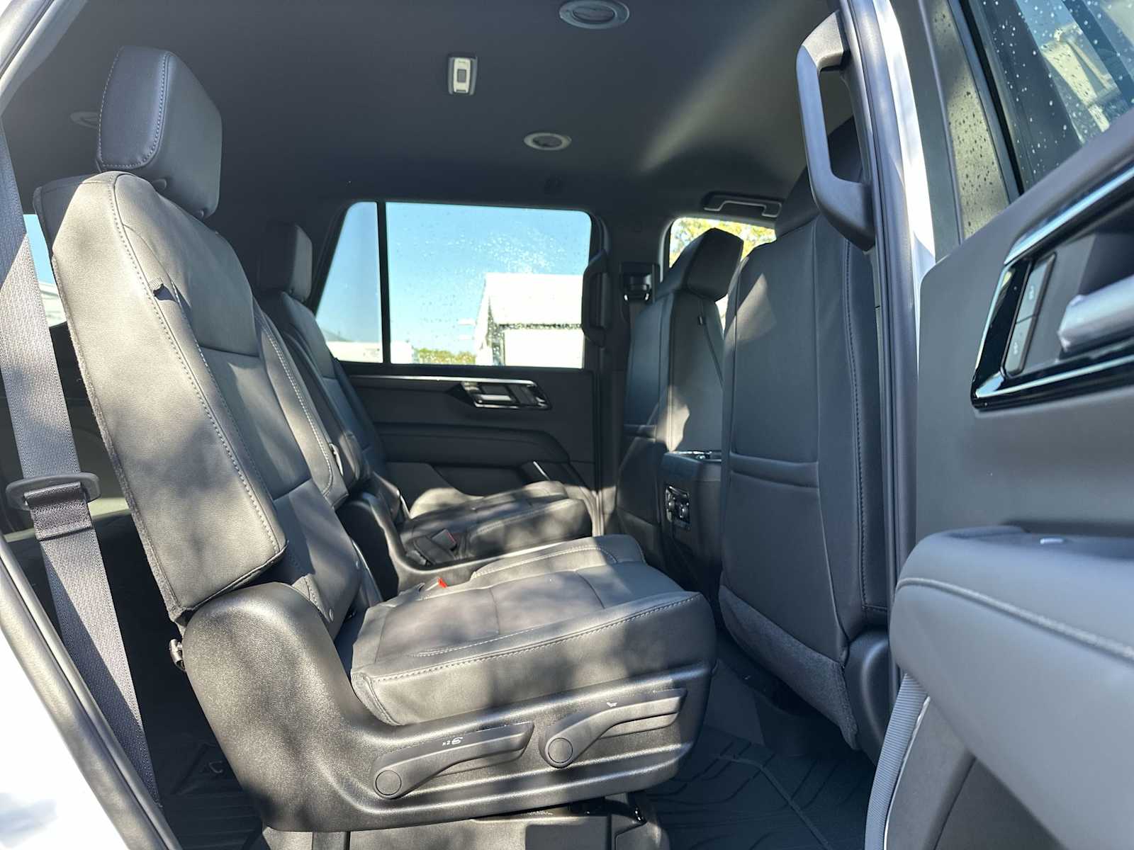 Thumbnail: 2026 Chevrolet Tahoe - 18