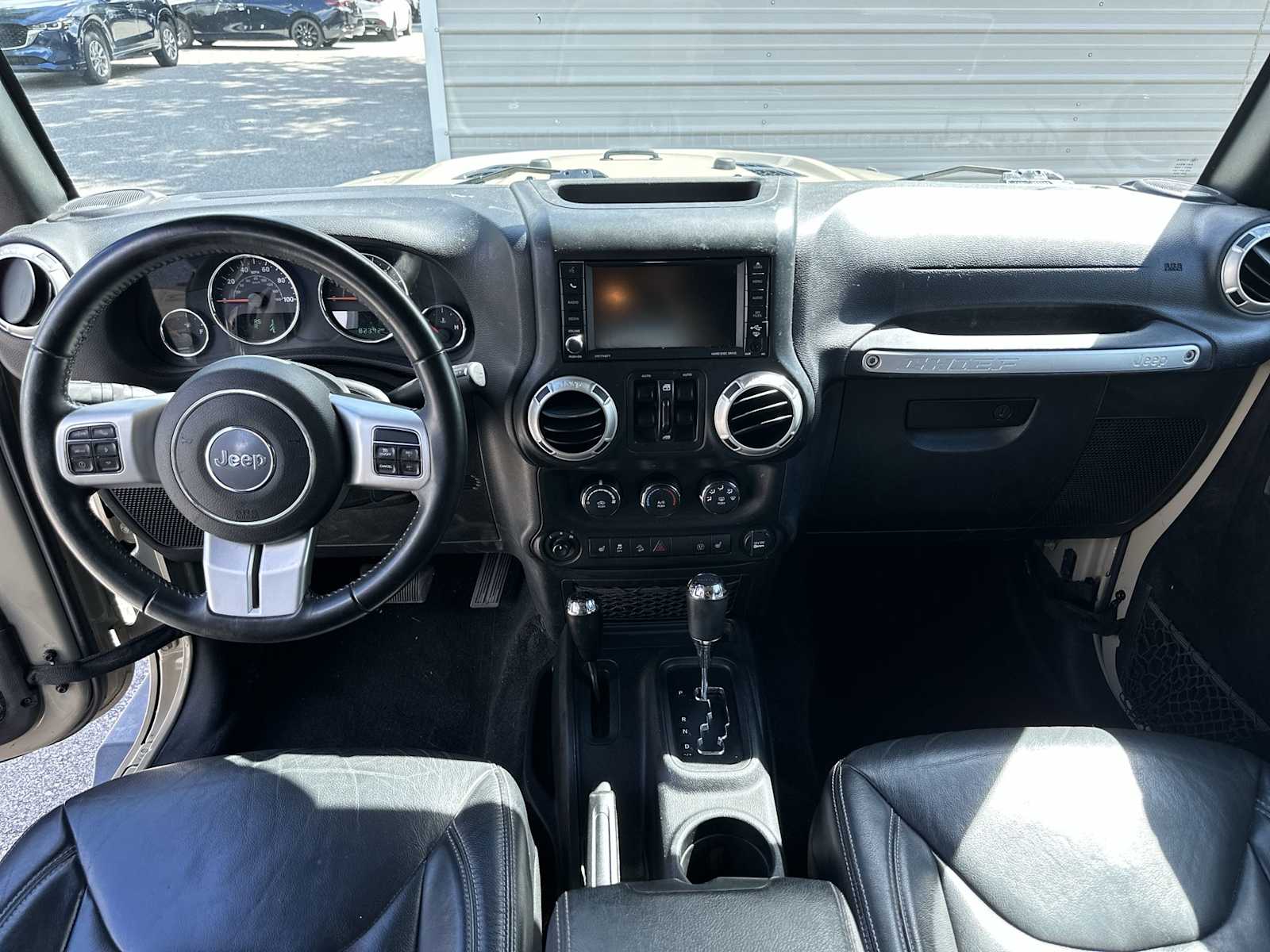 Thumbnail: 2017 Jeep Wrangler - 14